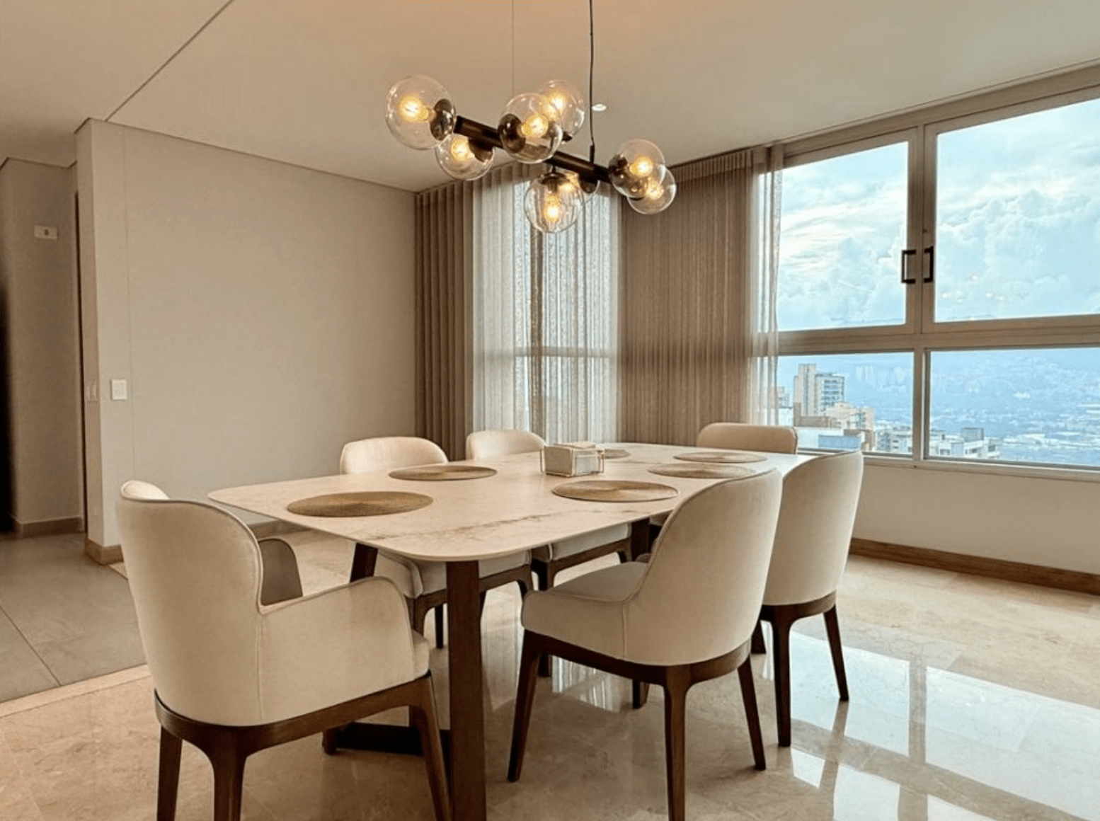 Huge Modern Penthouse with Terrace + Jacuzzi in El Poblado — imagen 4