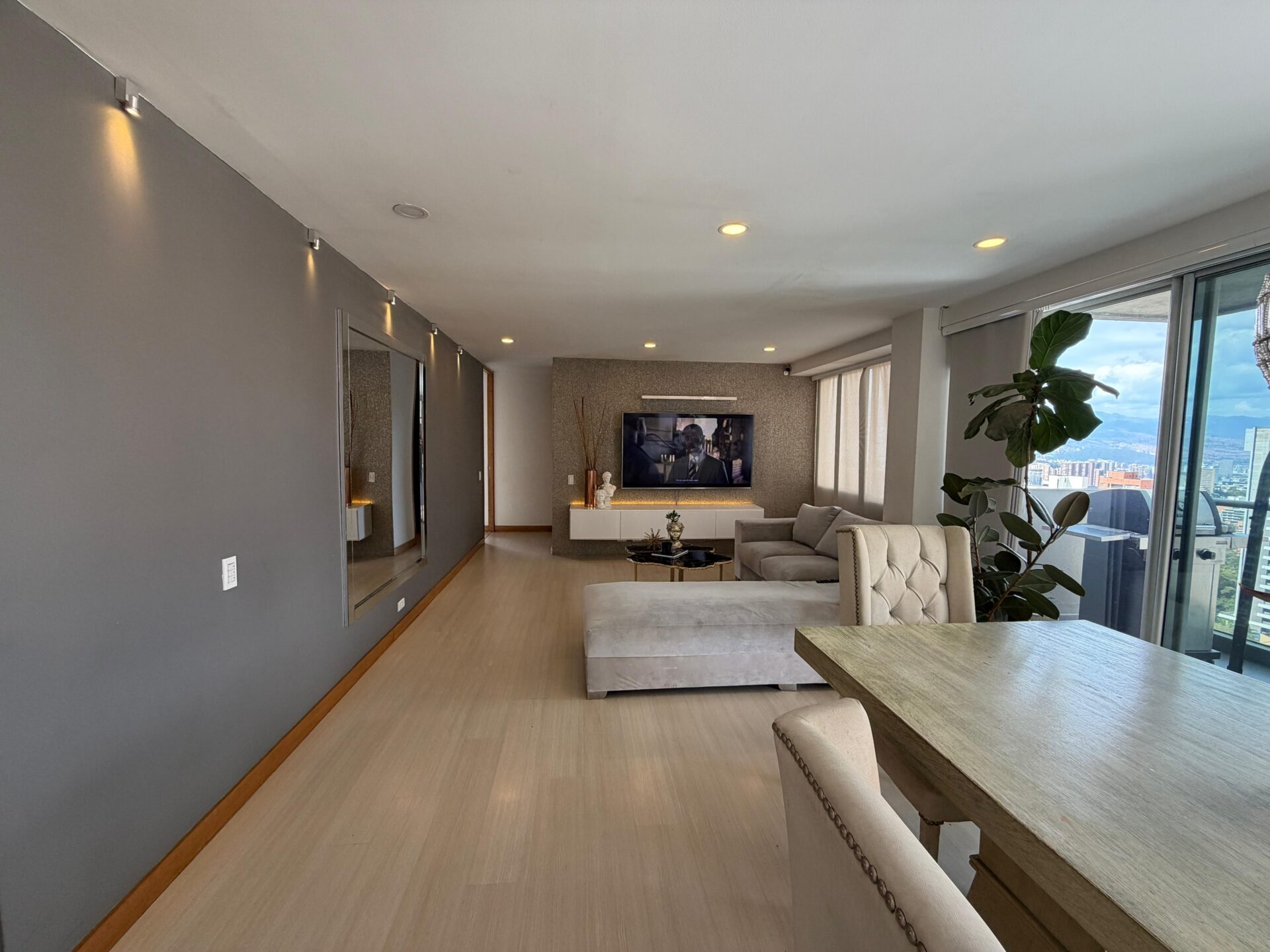 High Level Two Bedroom Apartment in Milla De Oro — imagen 3