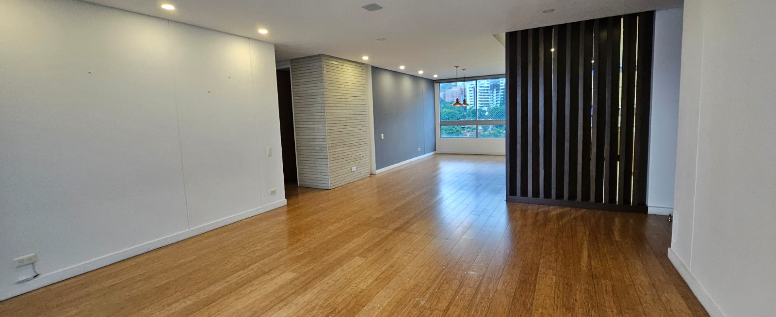 3 Bedroom High Level Apartment with Amazing Views [El Poblado] — imagen 1