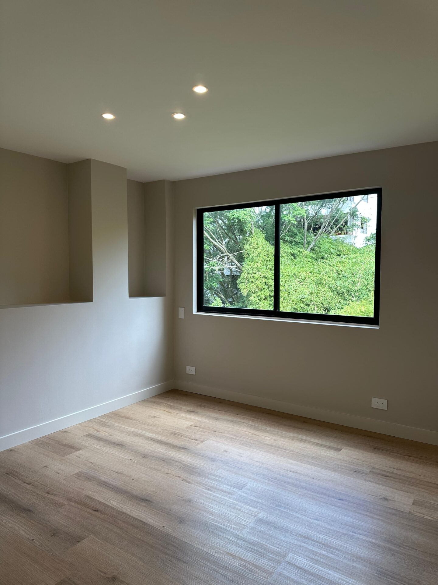 Fully Remodeled Apartment with Modern Design in the Golden Mile, Alejandria — imagen 1