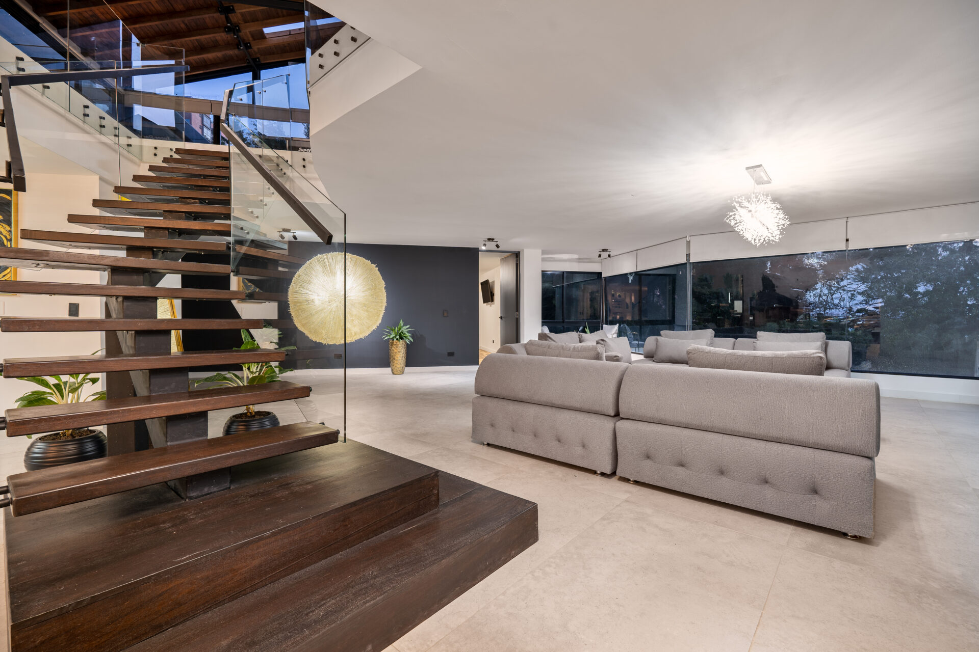 Fully Furnished Daily Rental Luxury Penthouse With Sauna and Jacuzzi — imagen 3