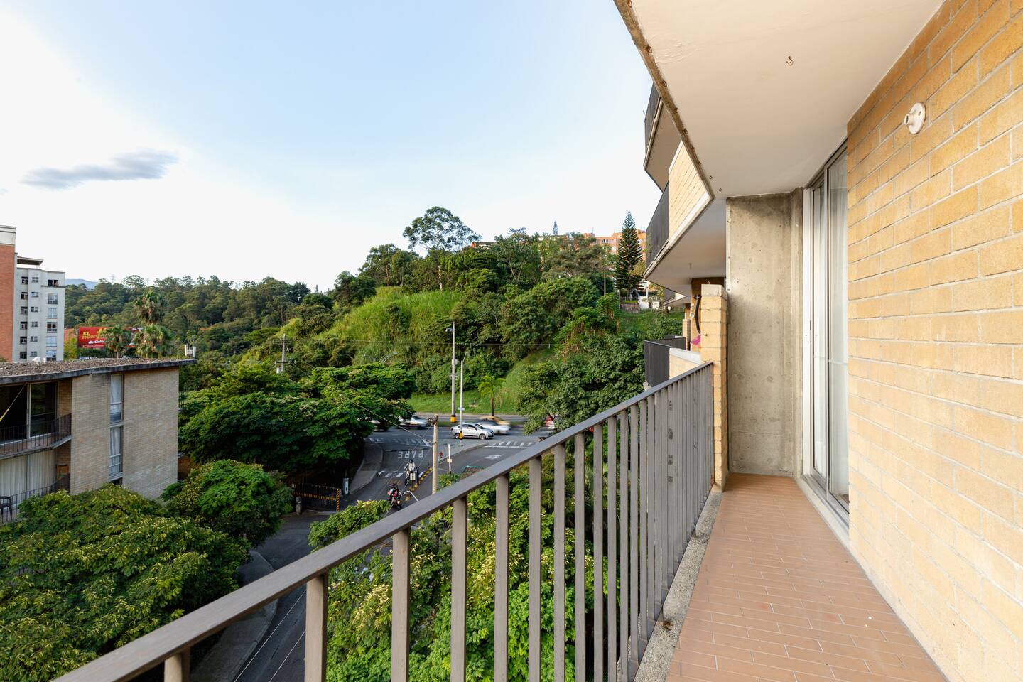 Well Priced Fully Furnished Apartment in El Poblado, Medellin — imagen 1