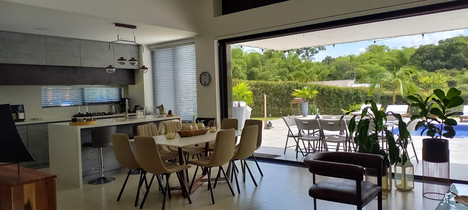 Spacious Five Bedroom Property With Pool and Jacuzzi in Cerritos, Pereira — imagen 4