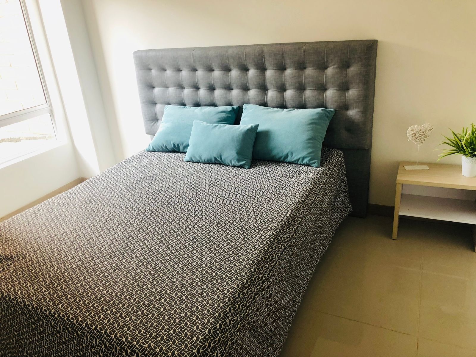 Spacious Three-Bedroom Apartment with Balcony and Excellent Amenities-[Poblado] — imagen 3