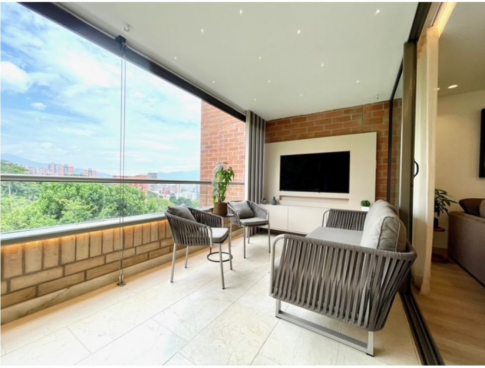 Fully Remodeled Two-Bedroom Apartment-5 minutes from El Tesoro Mall. — imagen 3