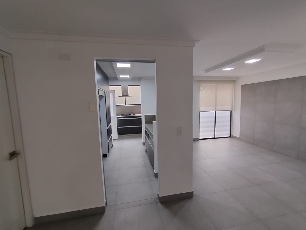 Spacious Three-Bedroom Apartment with Pool – 2 Minutes from Av.Poblado. — imagen 4