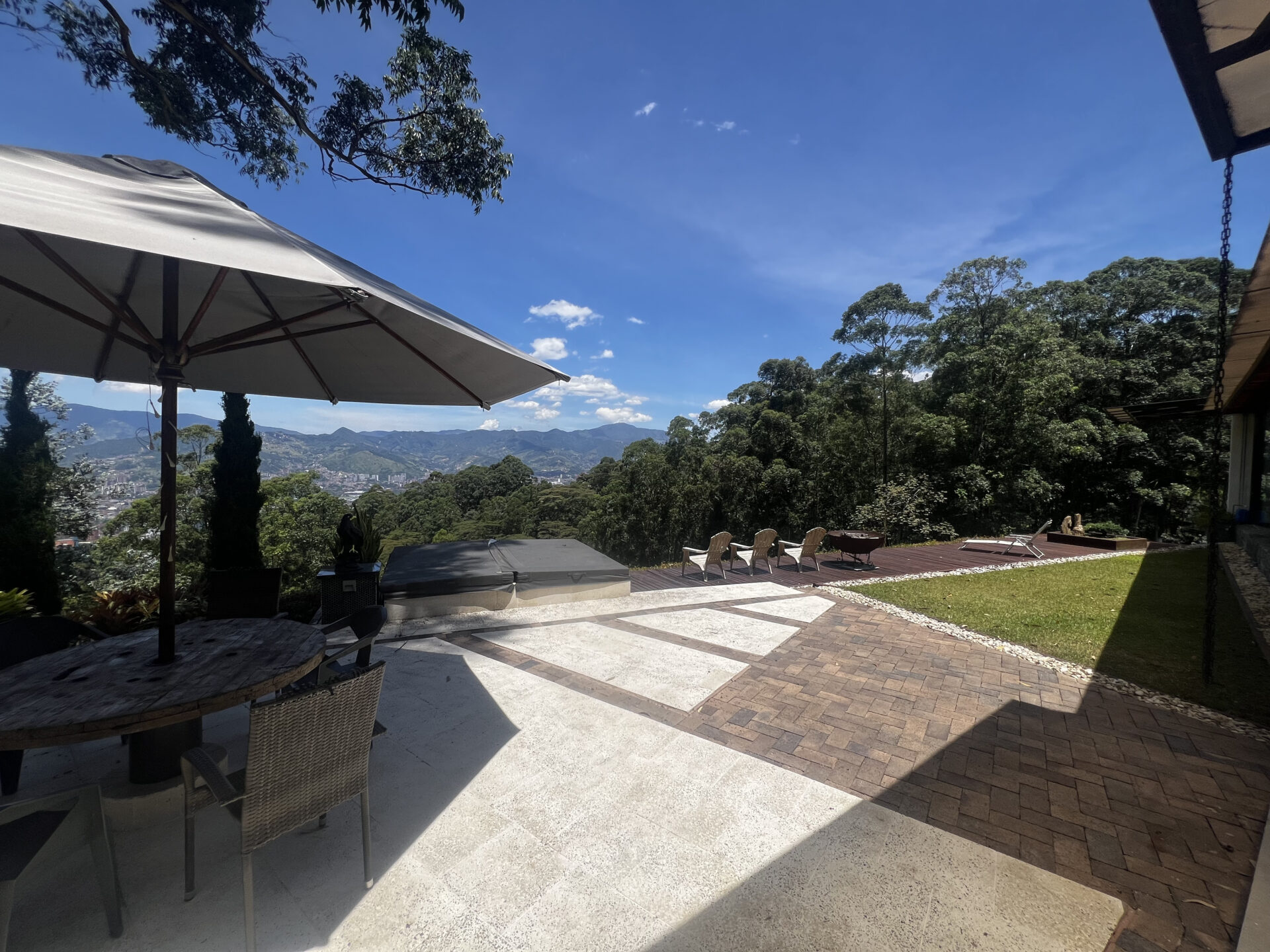 Modern Home with Stunning City Views and Luxury Amenities Located in El Poblado. — imagen 4