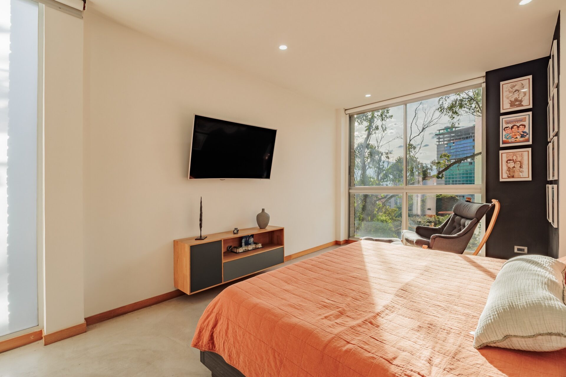 Stylish Two-Bedroom Apartment Located in Las Lomas with Lush Green Views. — imagen 4