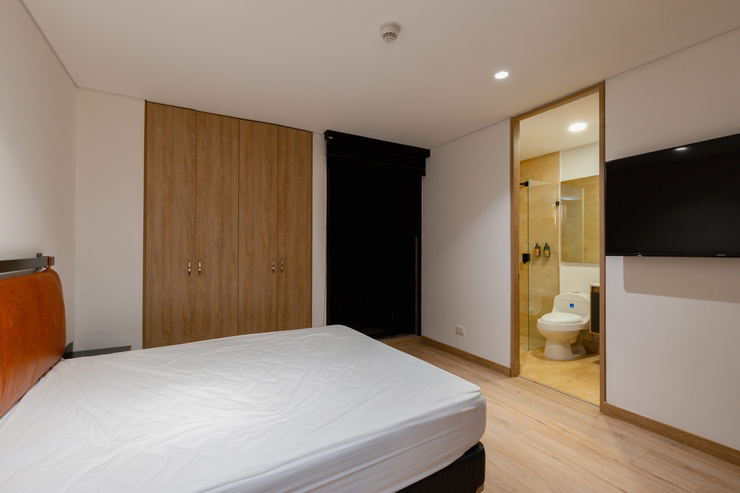 Three-Bedroom Luxury Daily Rental Condo in Provenza, El Poblado — imagen 4
