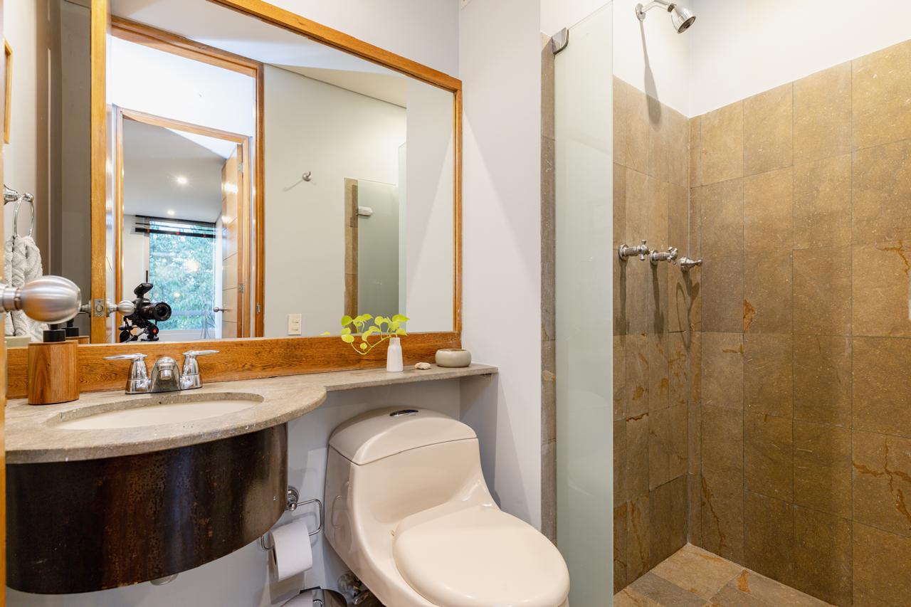 Charming Two Bedroom Apartment in Provenza with Balcony — imagen 4