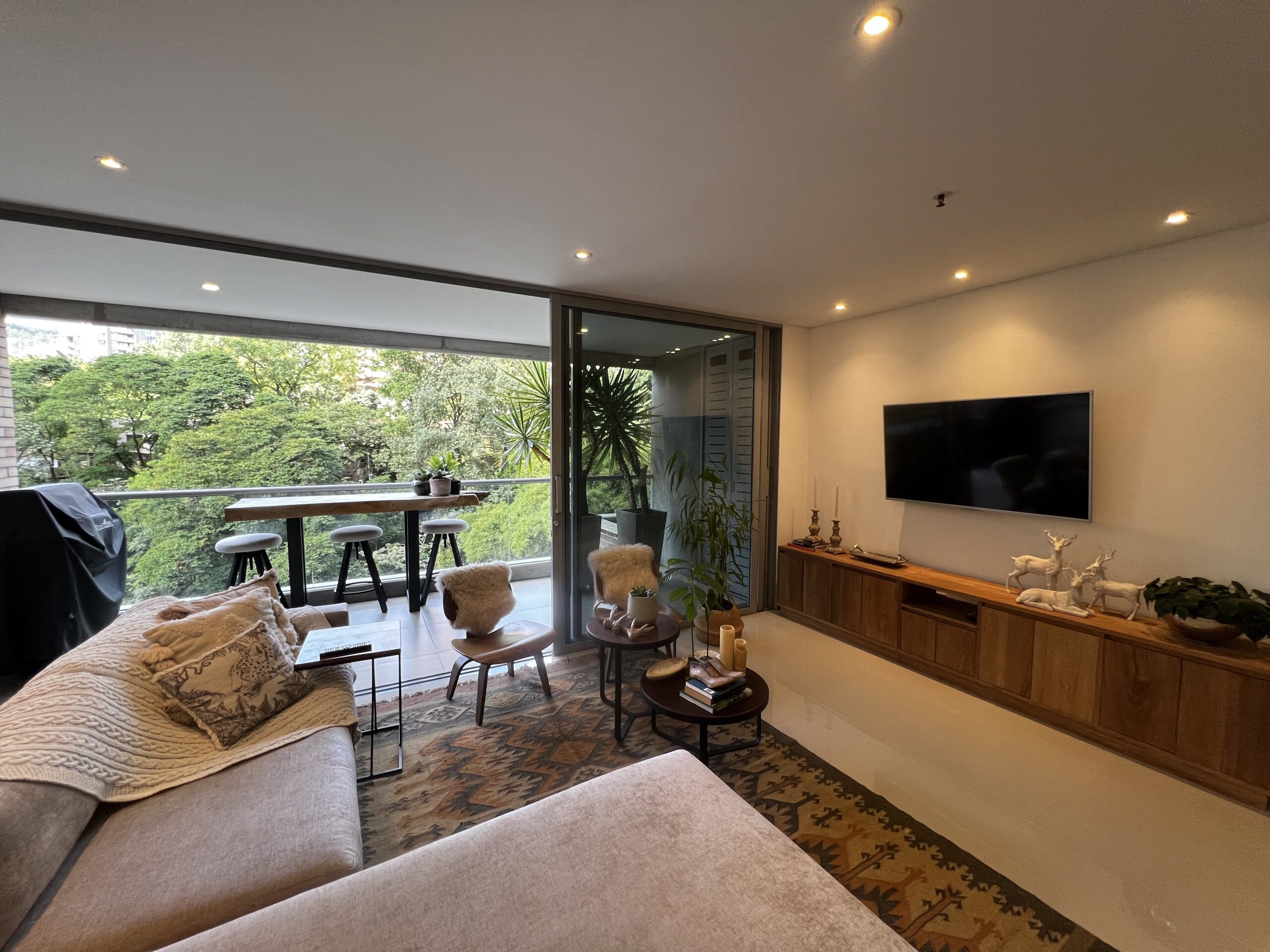 Two-Bedroom Apartment in Provenza- Top Amenities — imagen 3