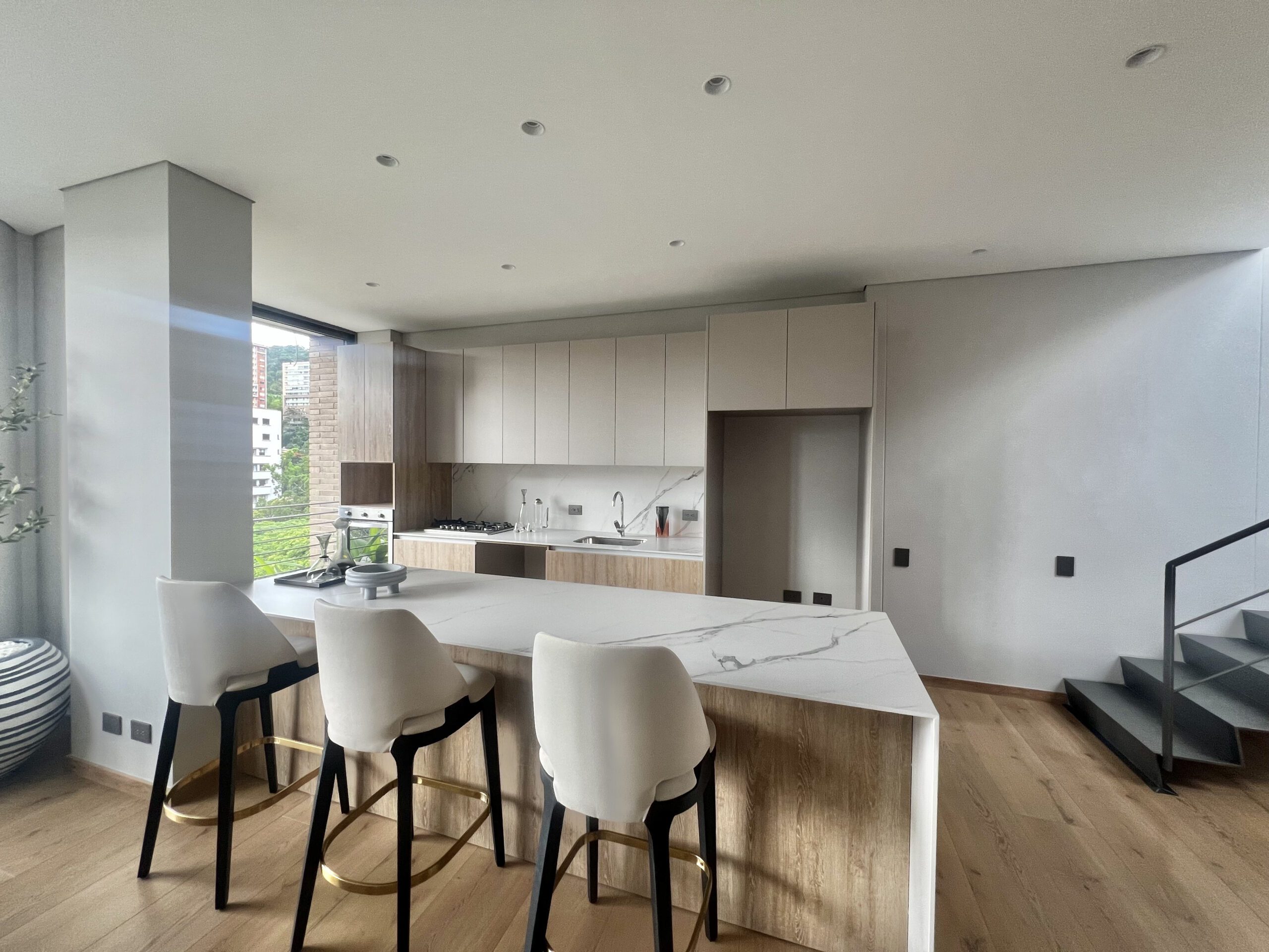 Duplex Two-Bedroom Penthouse with Private Terrace and City Views – Prime Location — imagen 4