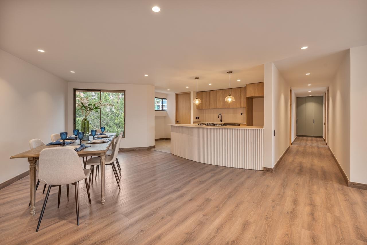 Fully Remodeled Apartment in Castropol-Minutes to Provenza — imagen 3