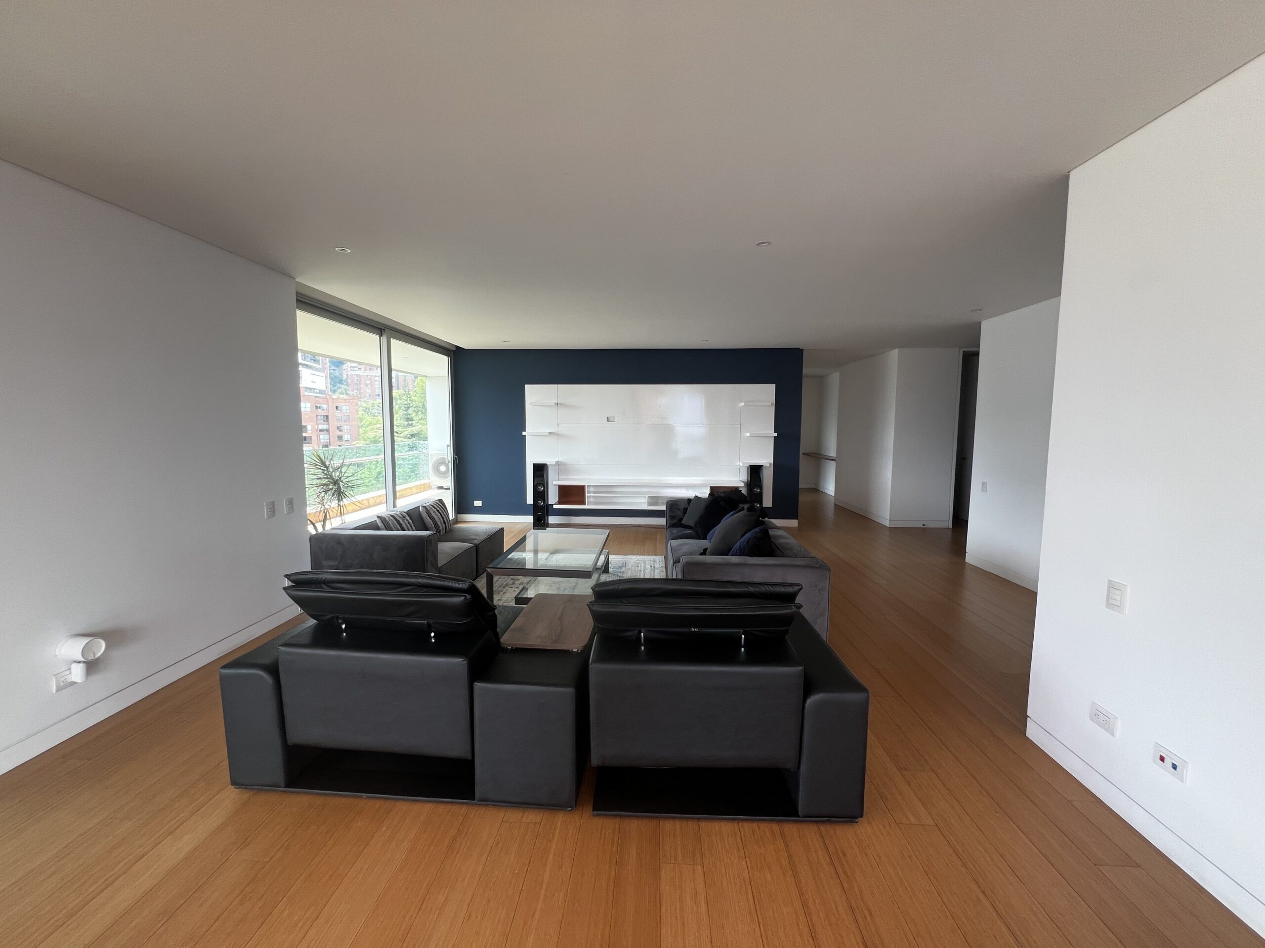 Luxury Four-Bedroom Apartment in prime Provenza Location with incredible Views — imagen 4
