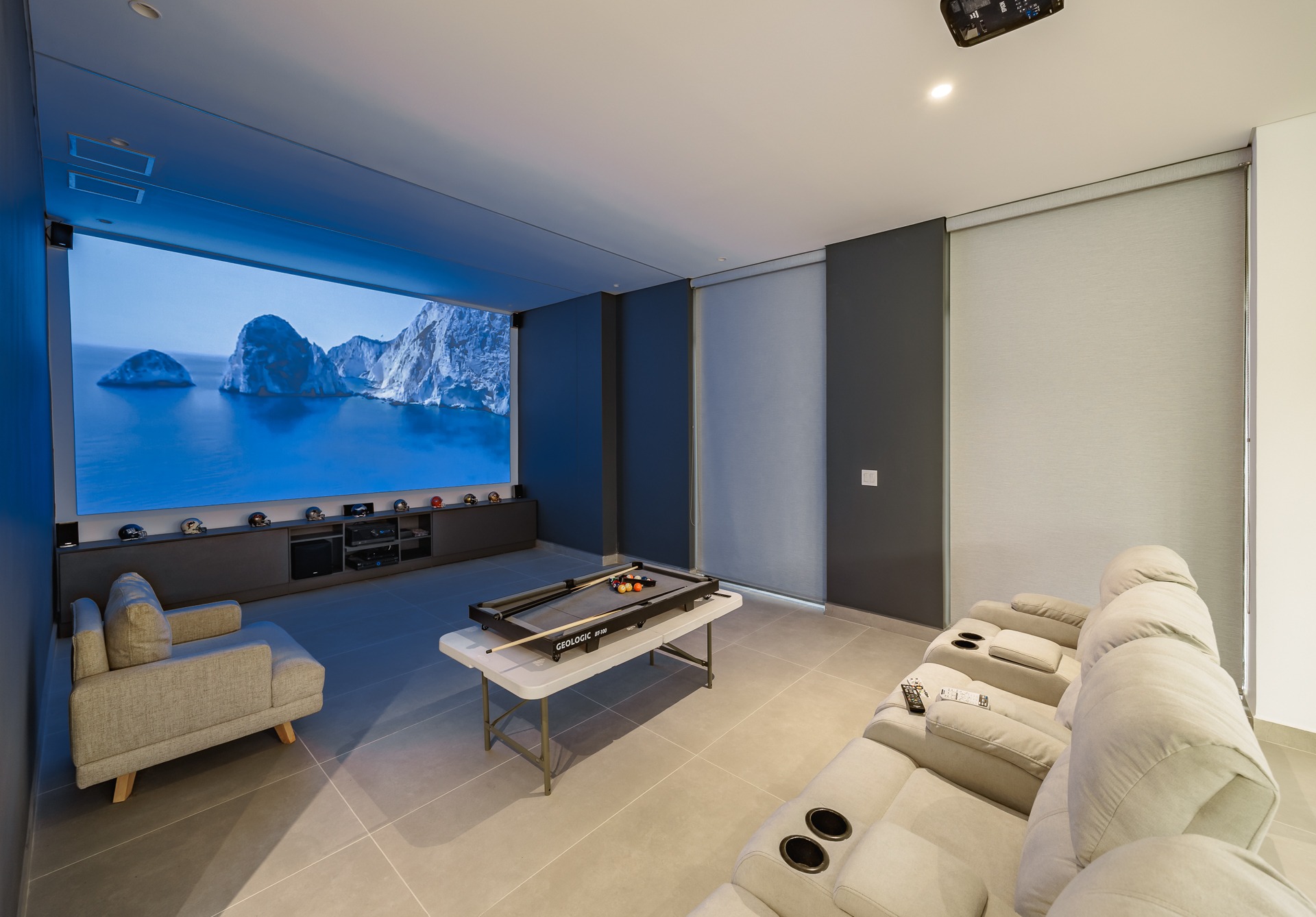 High-End Three-Bedroom House f in El Poblado with Heated Pool, Jacuzzi & Home Automation. — imagen 4
