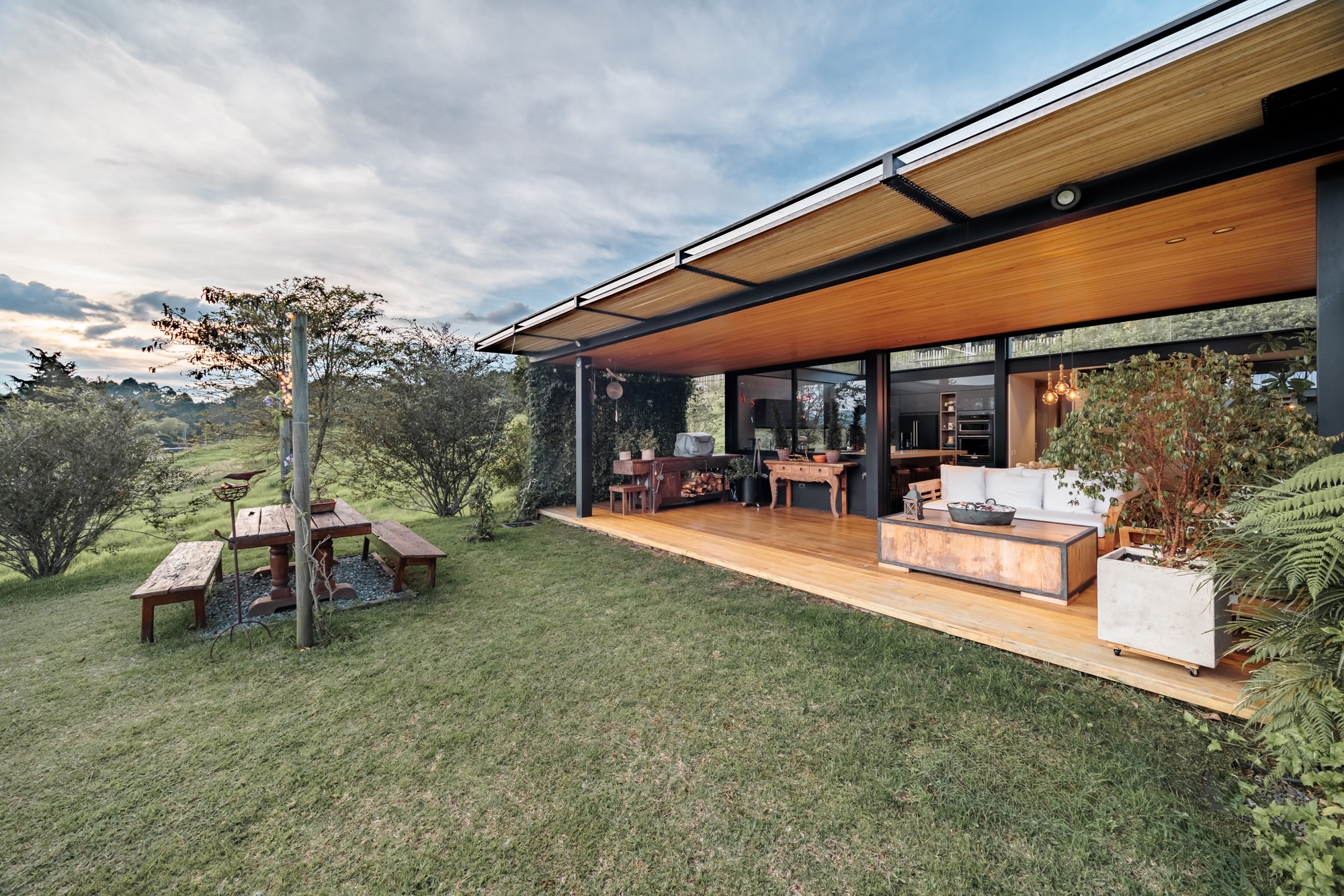 Modern Single-Level Home with Spa Amenities And Three Bedrooms [Envigado] — imagen 3