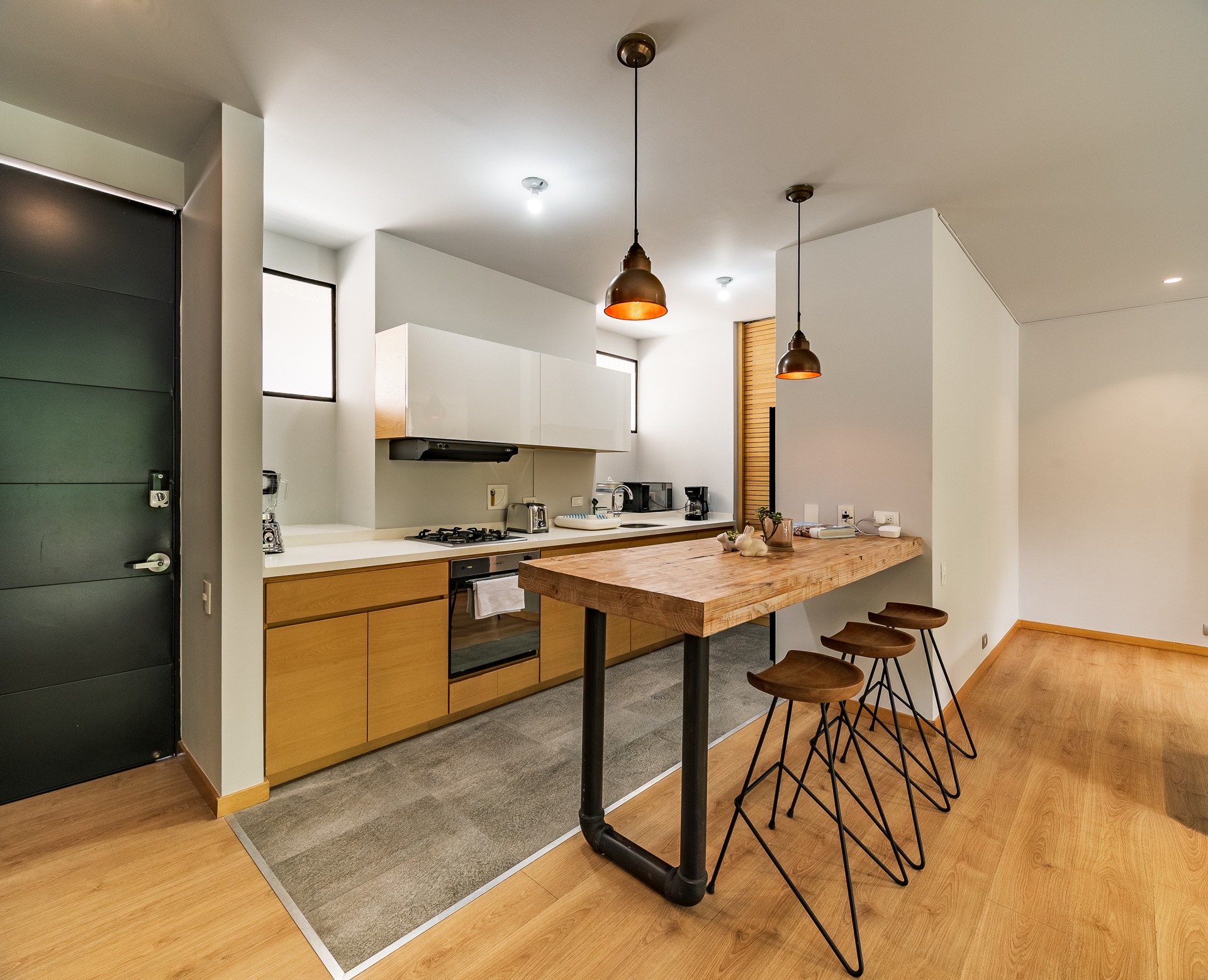 Daily Rental Furnished Duplex with Private Terrace and Jacuzzi in Provenza — imagen 1