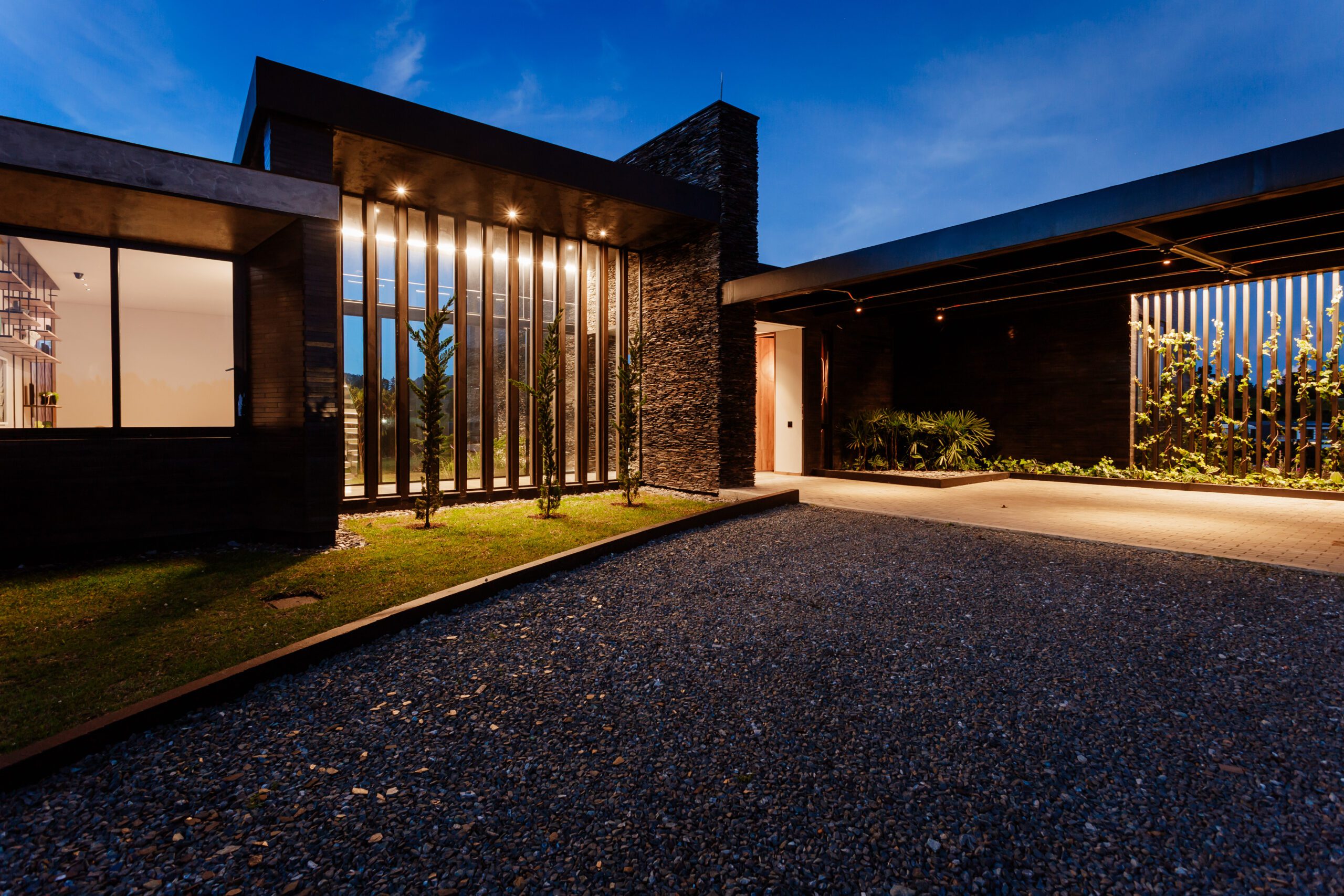 Modern House with Expansive Patio with Three-Bedrooms Located in Las Palmas — imagen 3