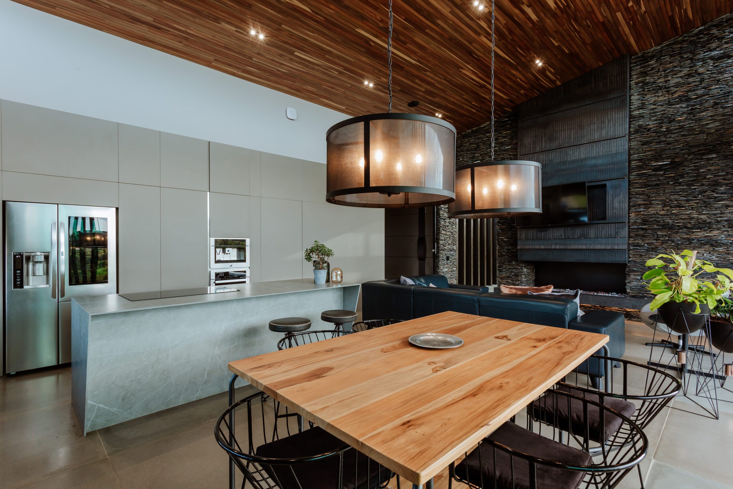 Modern House with Expansive Patio with Three-Bedrooms Located in Las Palmas — imagen 4