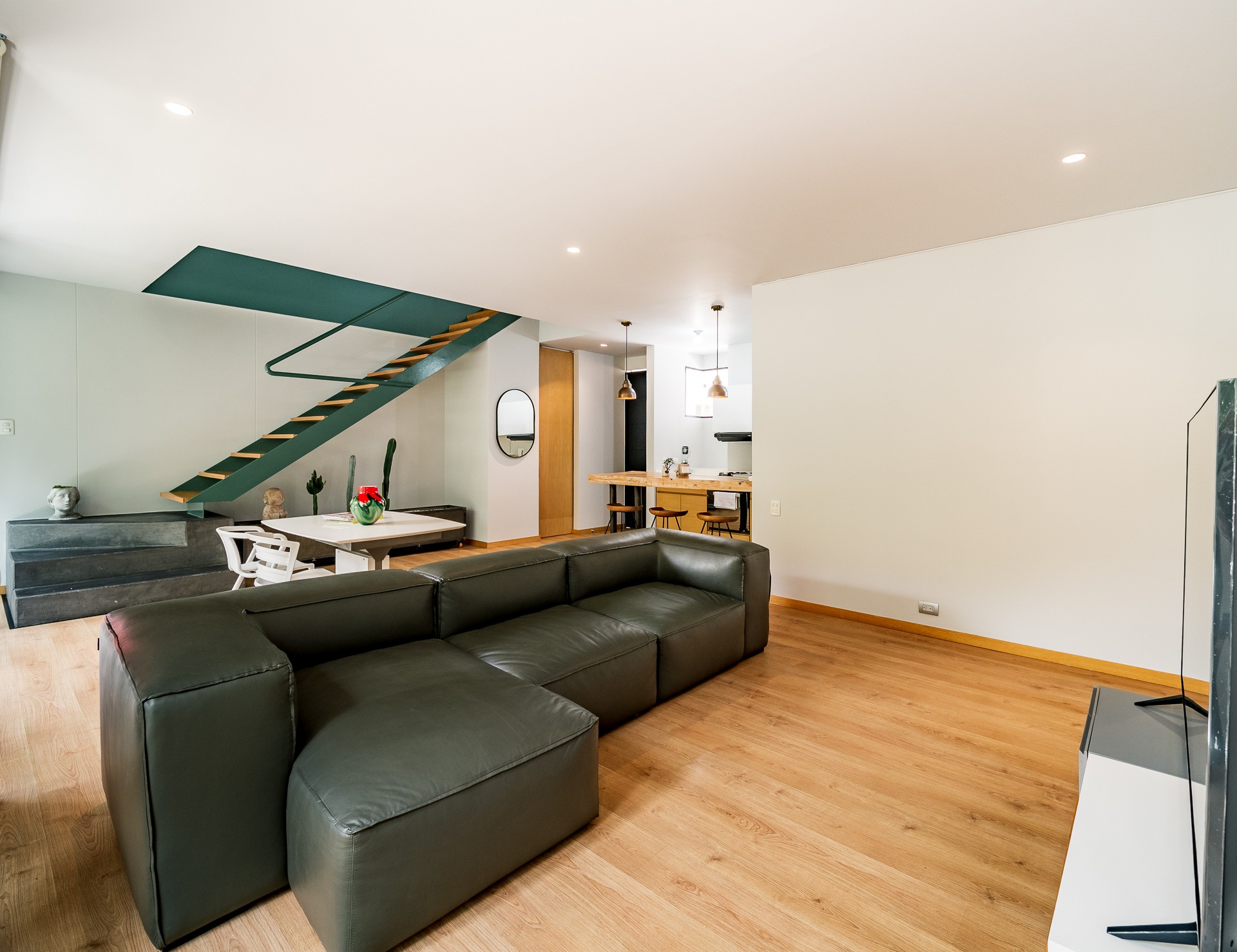 Daily Rental Furnished Duplex with Private Terrace and Jacuzzi in Provenza — imagen 4