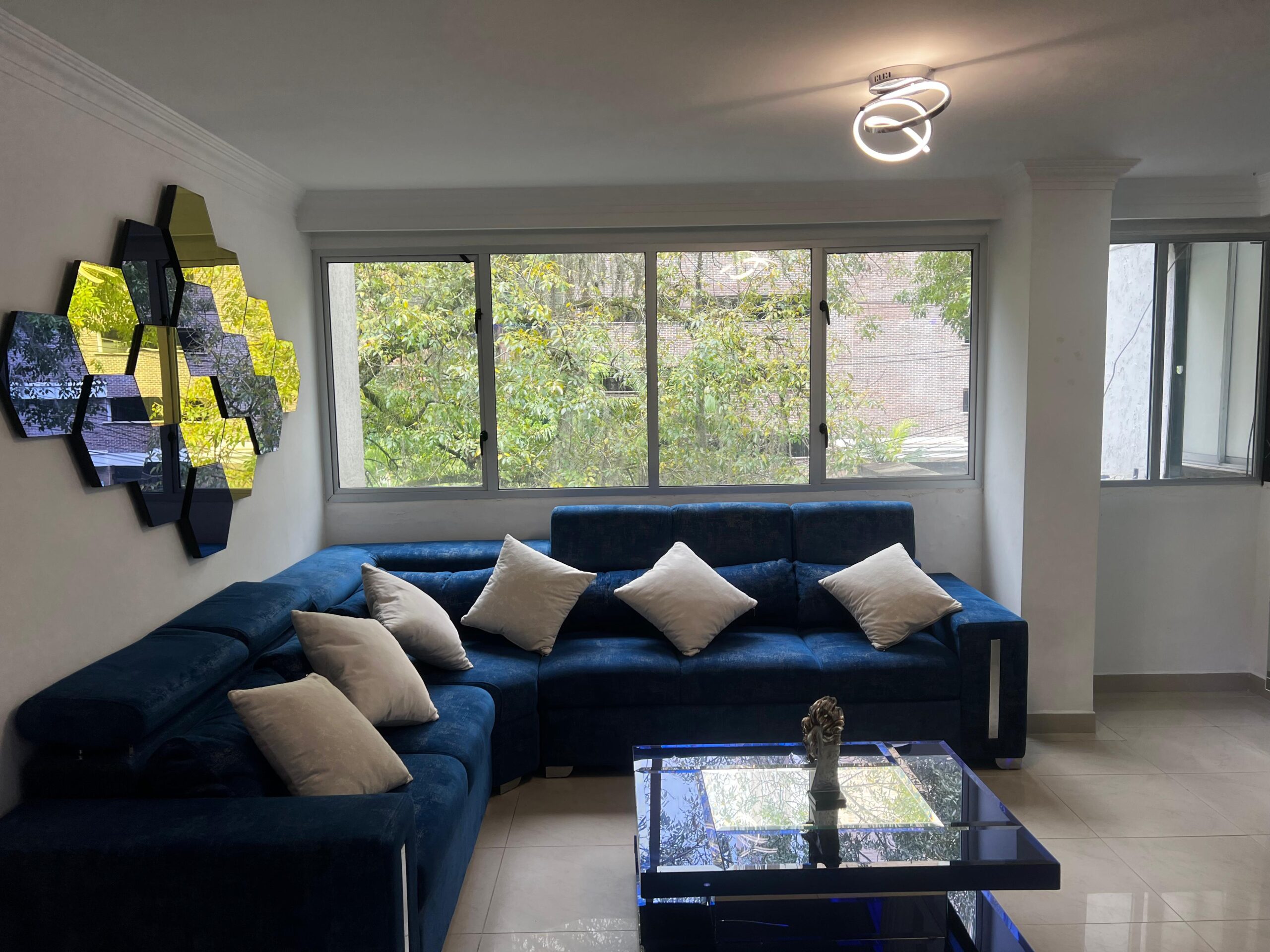 Two-Level Penthouse with Smart Home Features and Private Wellness Area [Provenza] — imagen 4