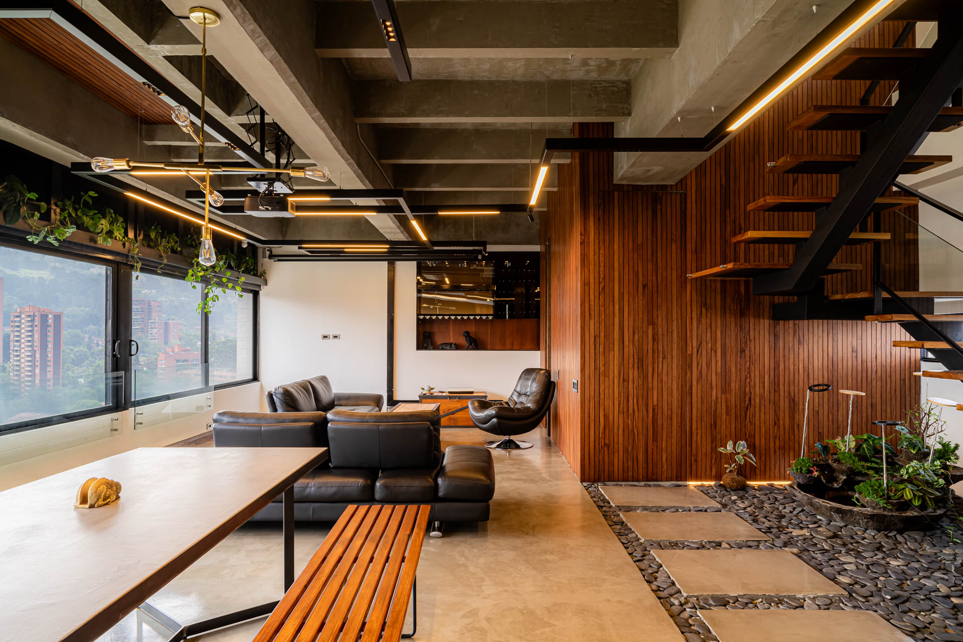Exclusive Penthouse in Prestigious Building, Located in San Lucas [Poblado] — imagen 1