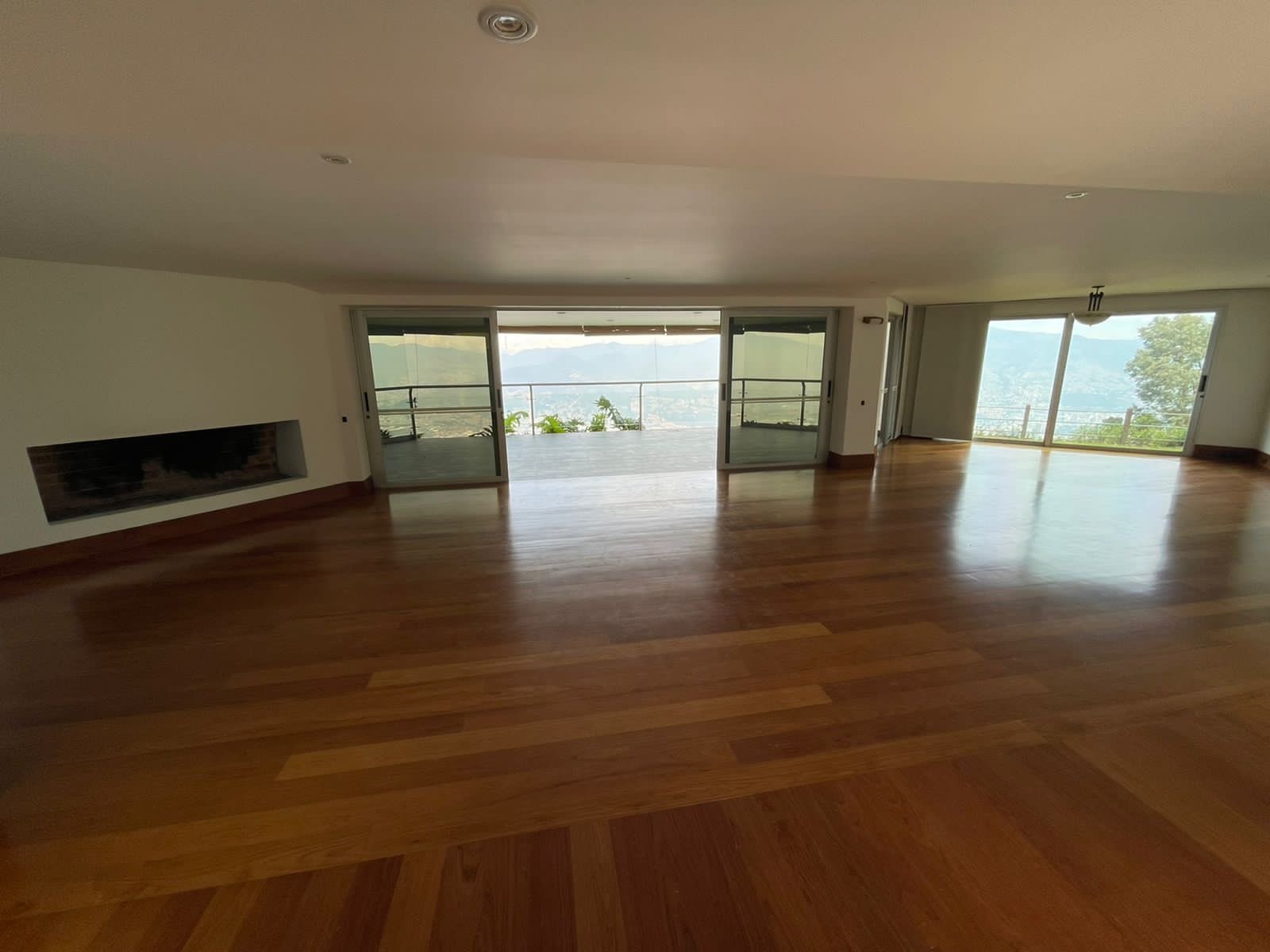 Luxury Three-Bedroom House Located in Las Palmas with the most Amazing Views — imagen 4