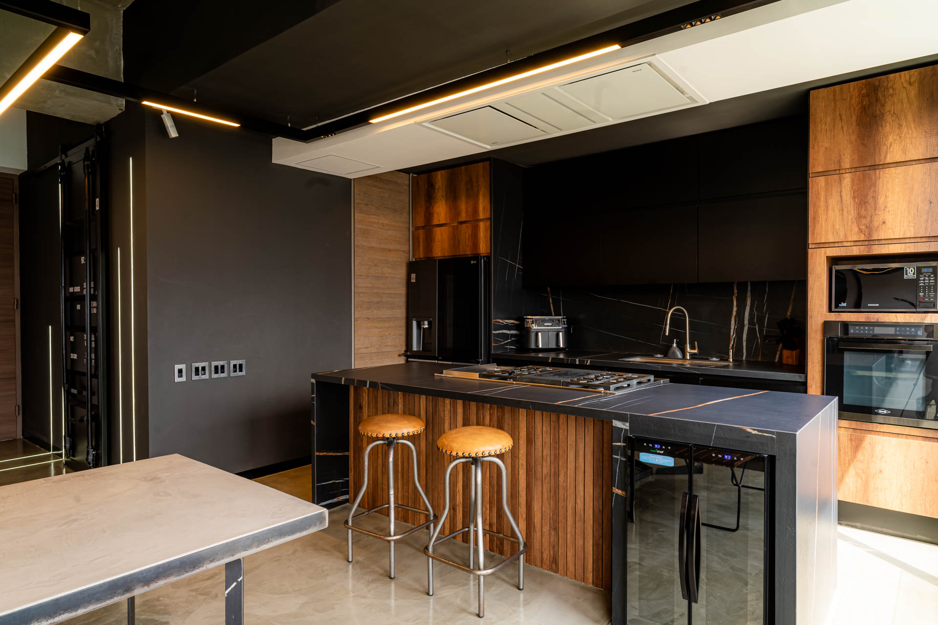 Exclusive Penthouse in Prestigious Building, Located in San Lucas [Poblado] — imagen 4