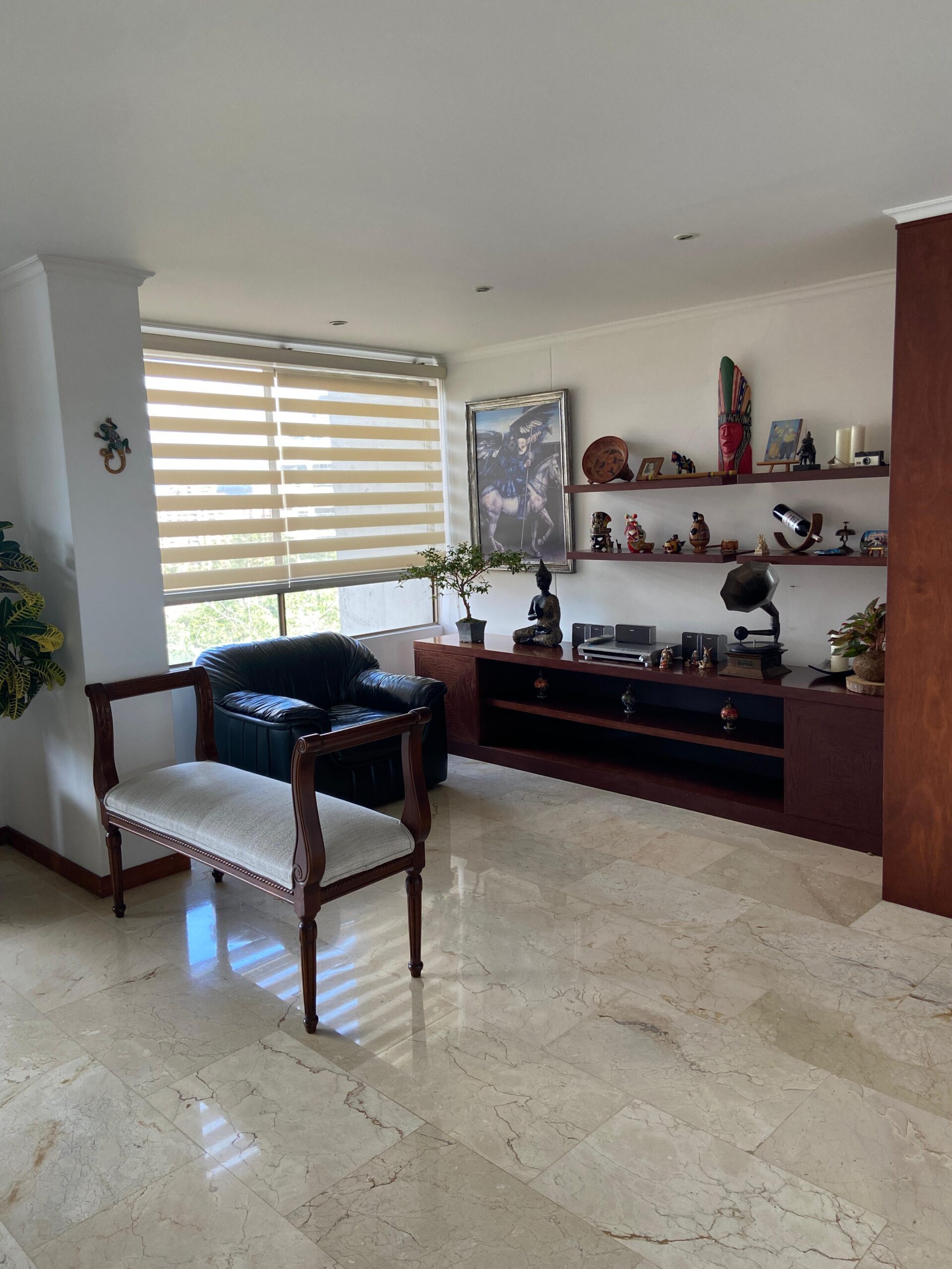 Spacious Apartment with City Views in Los Balsos (El Poblado) — imagen 4