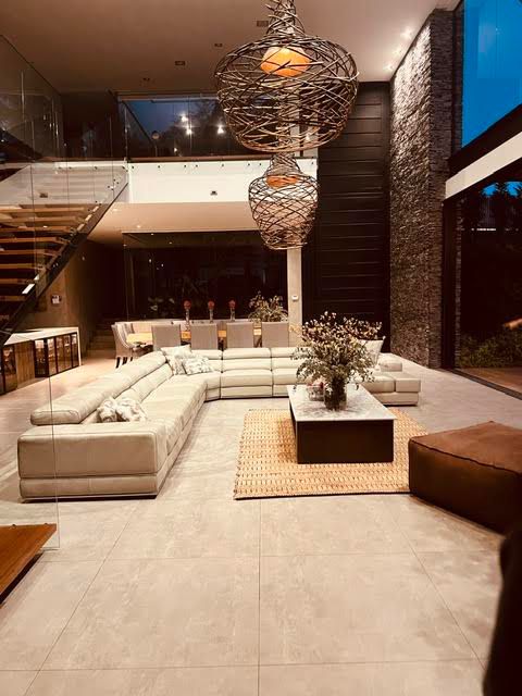 Stunning Four-Bedroom Luxury Home with Home Cinema and Jacuzzi, Located in Las Palmas. — imagen 1