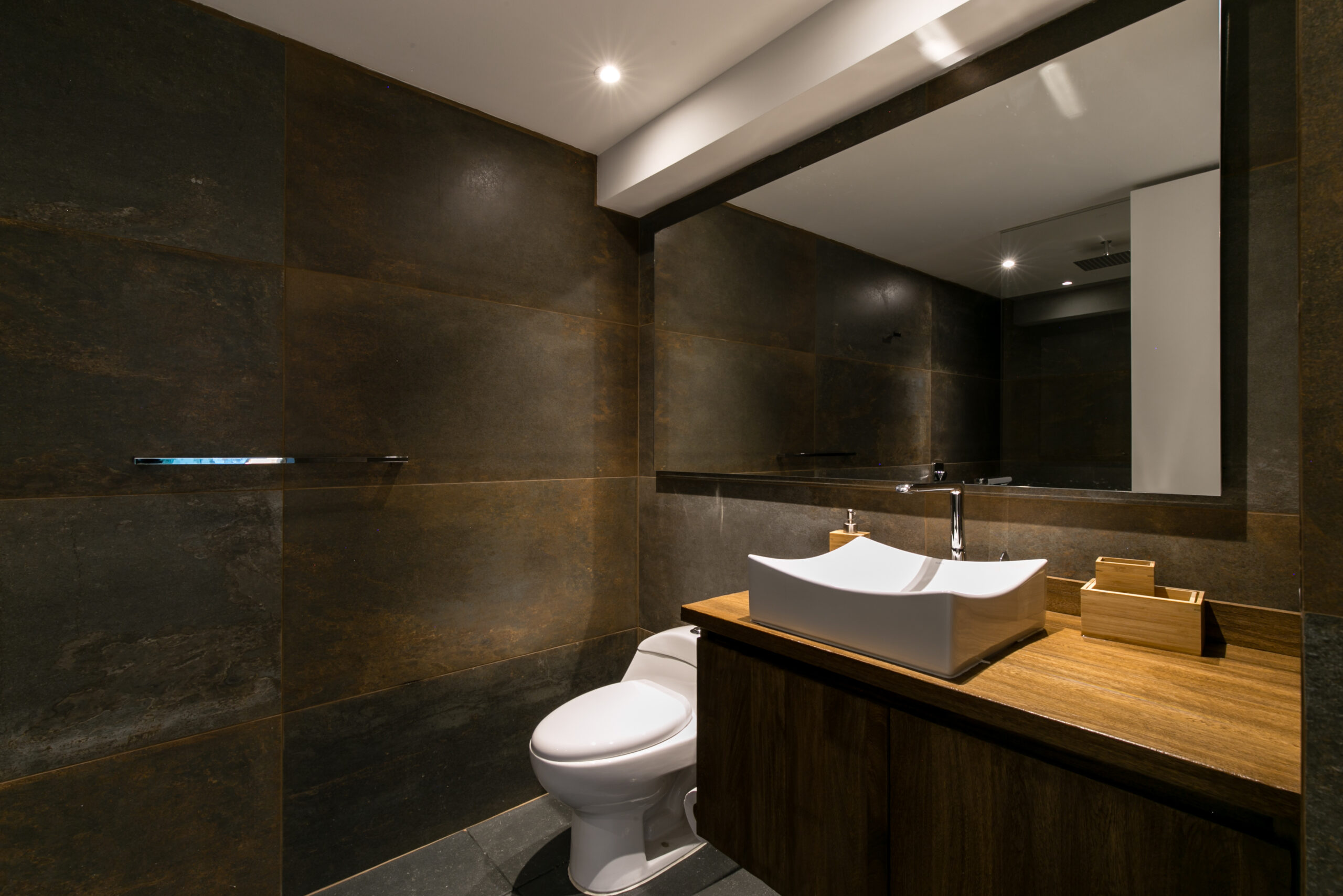 Fully Furnished 1-Bedroom Apartment in The Golden Mile — imagen 3