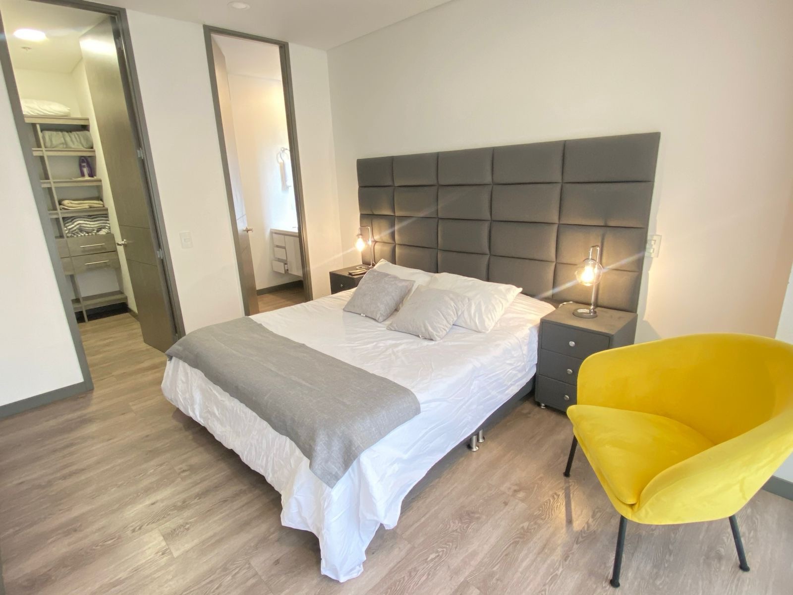Fully Furnished Daily Rental Apartment with Two-Bedrooms and Terrace Pool. — imagen 1