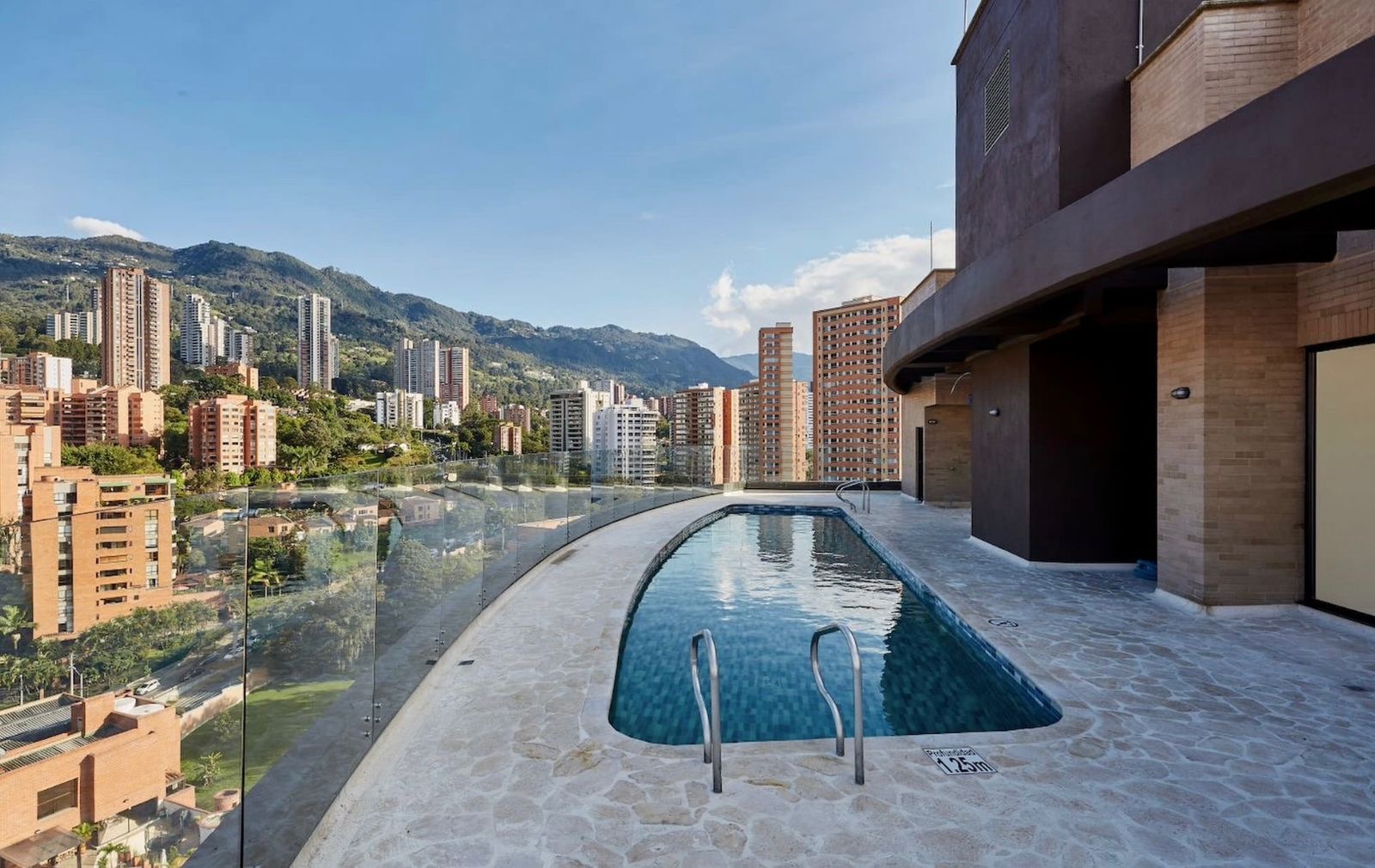 Fully Furnished Daily Rental Apartment with Two-Bedrooms and Terrace Pool. — imagen 4