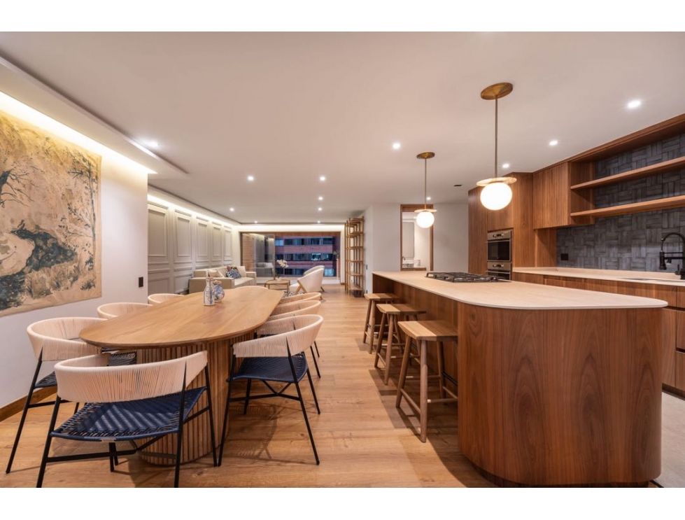 Stunning Fully Remodeled Apartment with Three-Bedrooms, Located In El Tesoro Neighborhood. — imagen 4