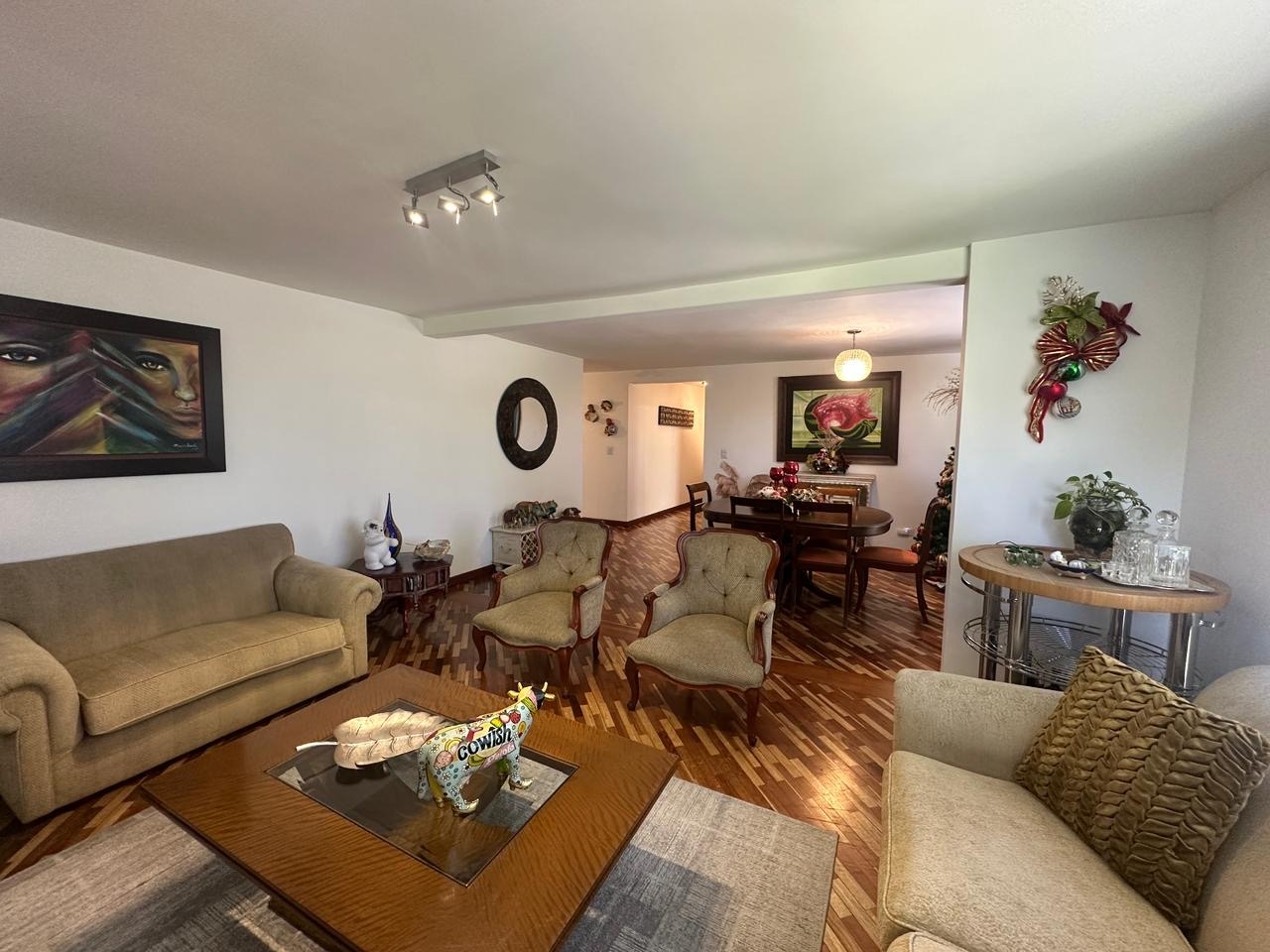 Ample 4 BR Apartment in El Tesoro Neighborhood [Provenza] — imagen 7