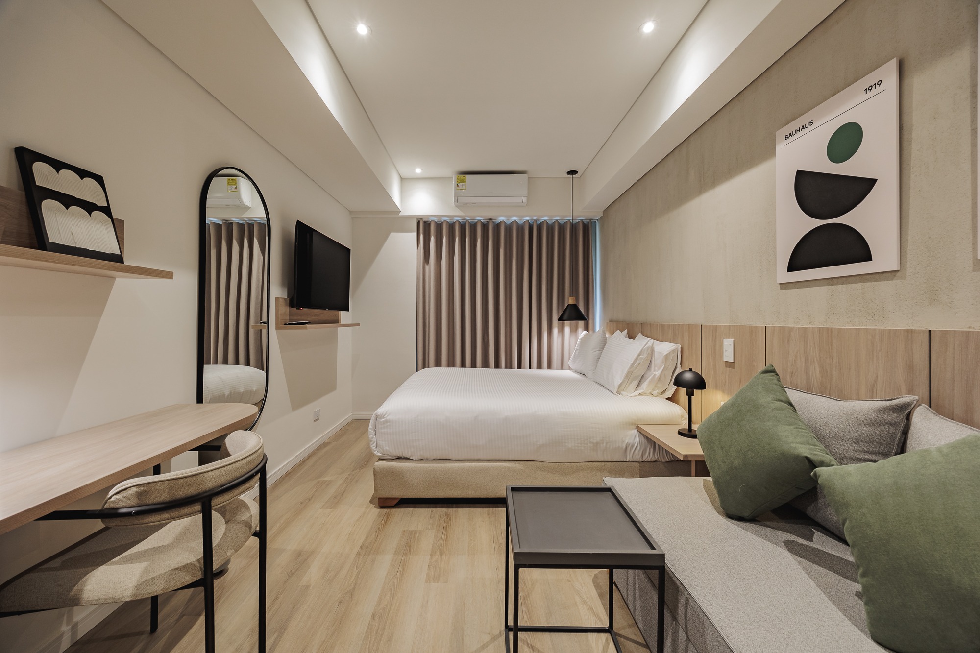 Recently Delivered: Turn-Key Daily Rental Apartment with Upscale design. — imagen 6