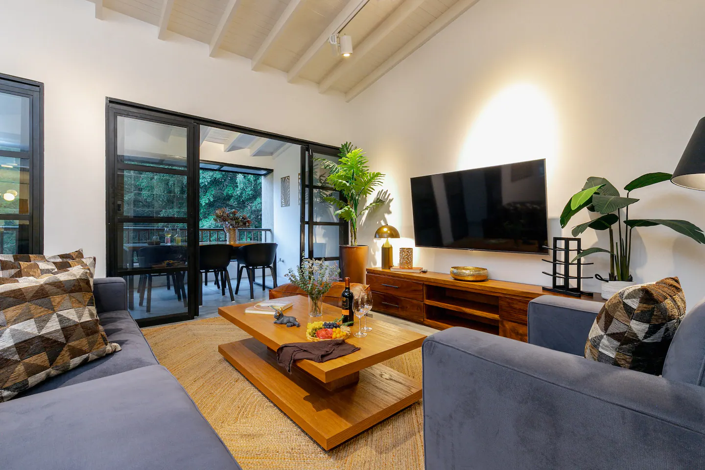 Spectacular Penthouse with Two-Bedrooms sold Fully Furnished, Located in Provenza. — imagen 3
