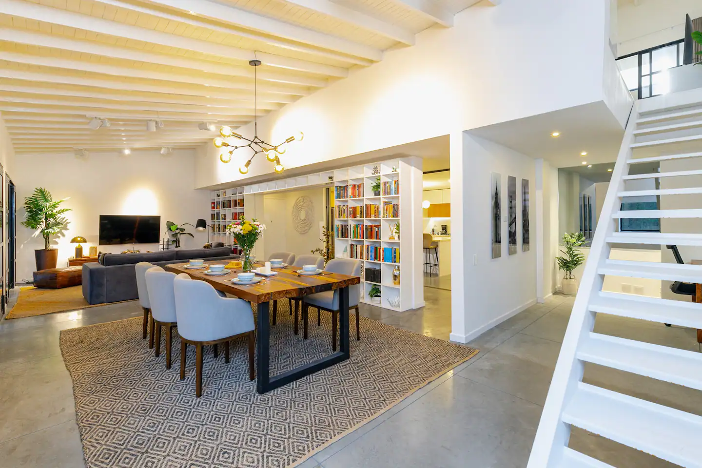 Spectacular Penthouse with Two-Bedrooms sold Fully Furnished, Located in Provenza. — imagen 4