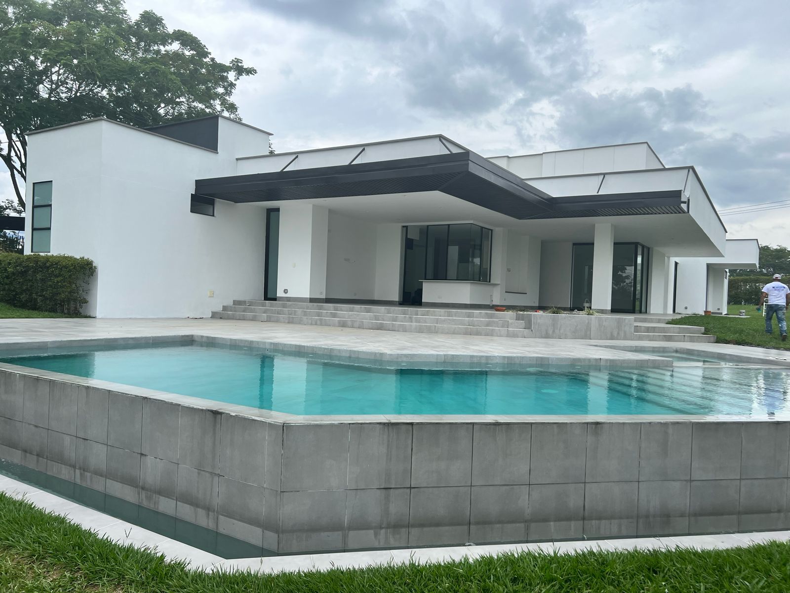 Spacious Four-Bedroom Home with Premium Amenities in Cerritos, Pereira. — imagen 4