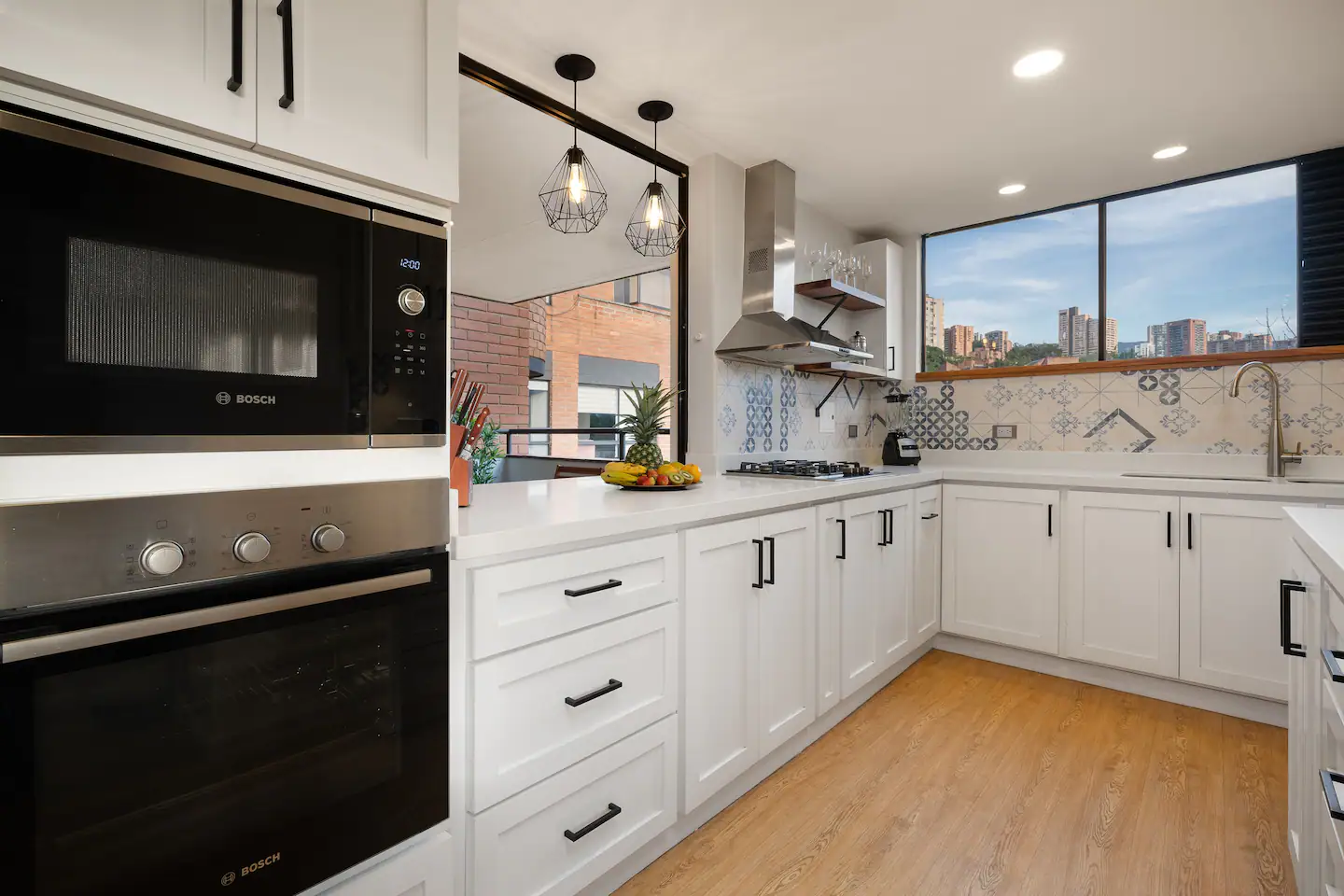 Spectacular Remodeled Duplex Apartment with Three-Bedrooms, Located in Provenza[ Fully Furnished] — imagen 3
