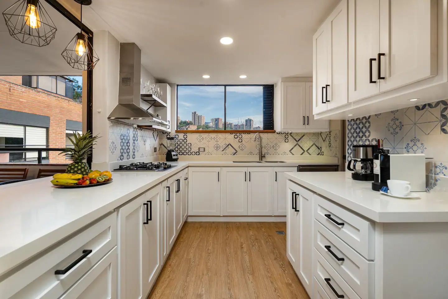 Spectacular Remodeled Duplex Apartment with Three-Bedrooms, Located in Provenza[ Fully Furnished] — imagen 4