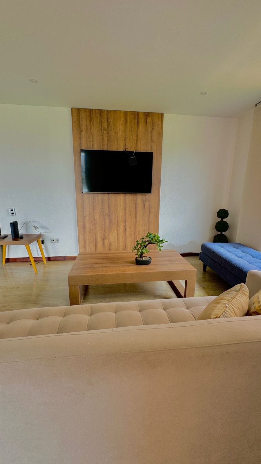 Turn-Key Amazing Two-Bedroom Apartment [ Walking Distance to Provenza] — imagen 3
