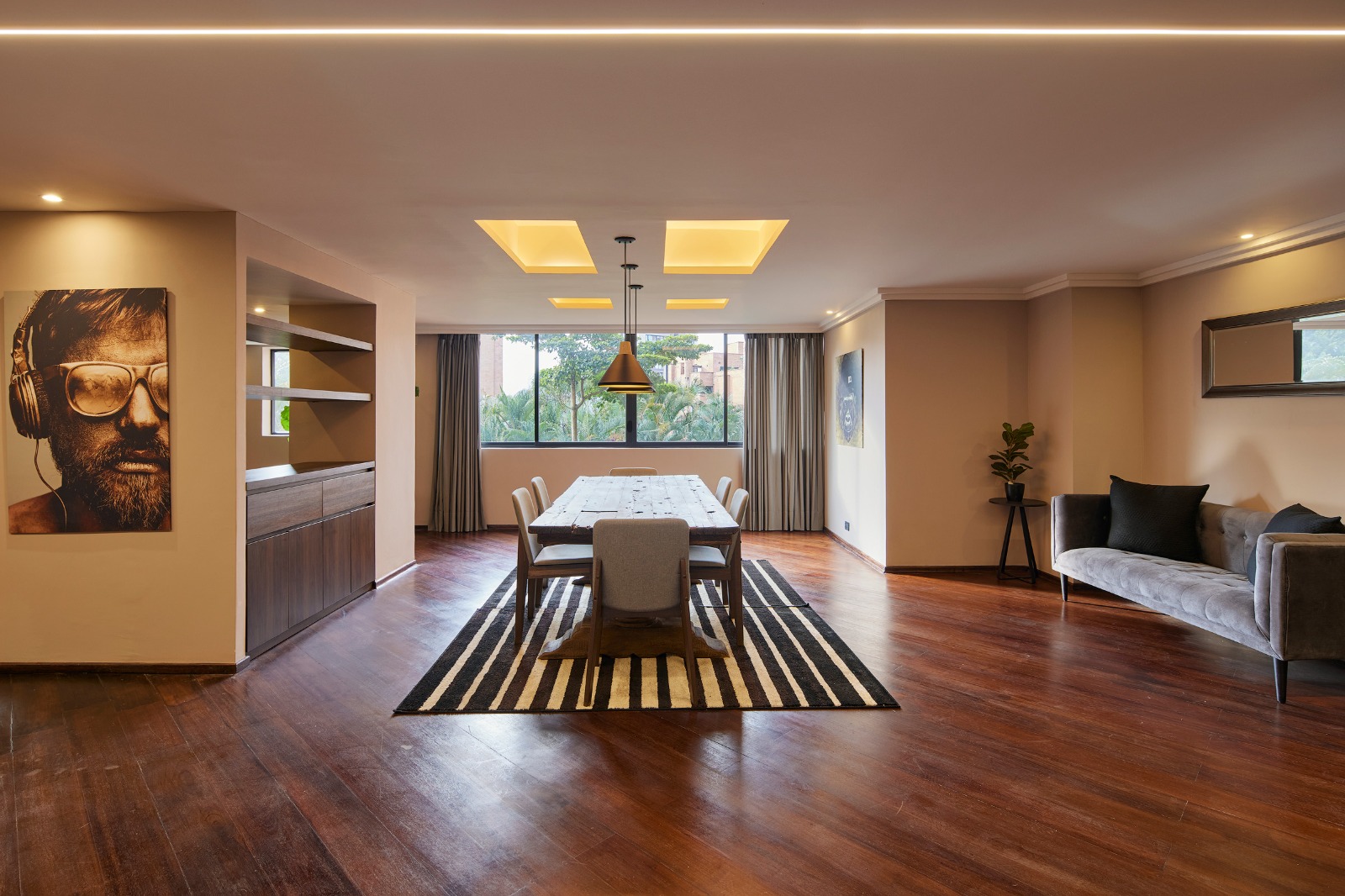 Immense Two Bedroom Apartment with Huge Private Terrace in El Poblado — imagen 3