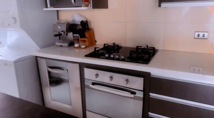 Three-Bedroom Apartment with City Views and Full Amenities in Provenza — imagen 4