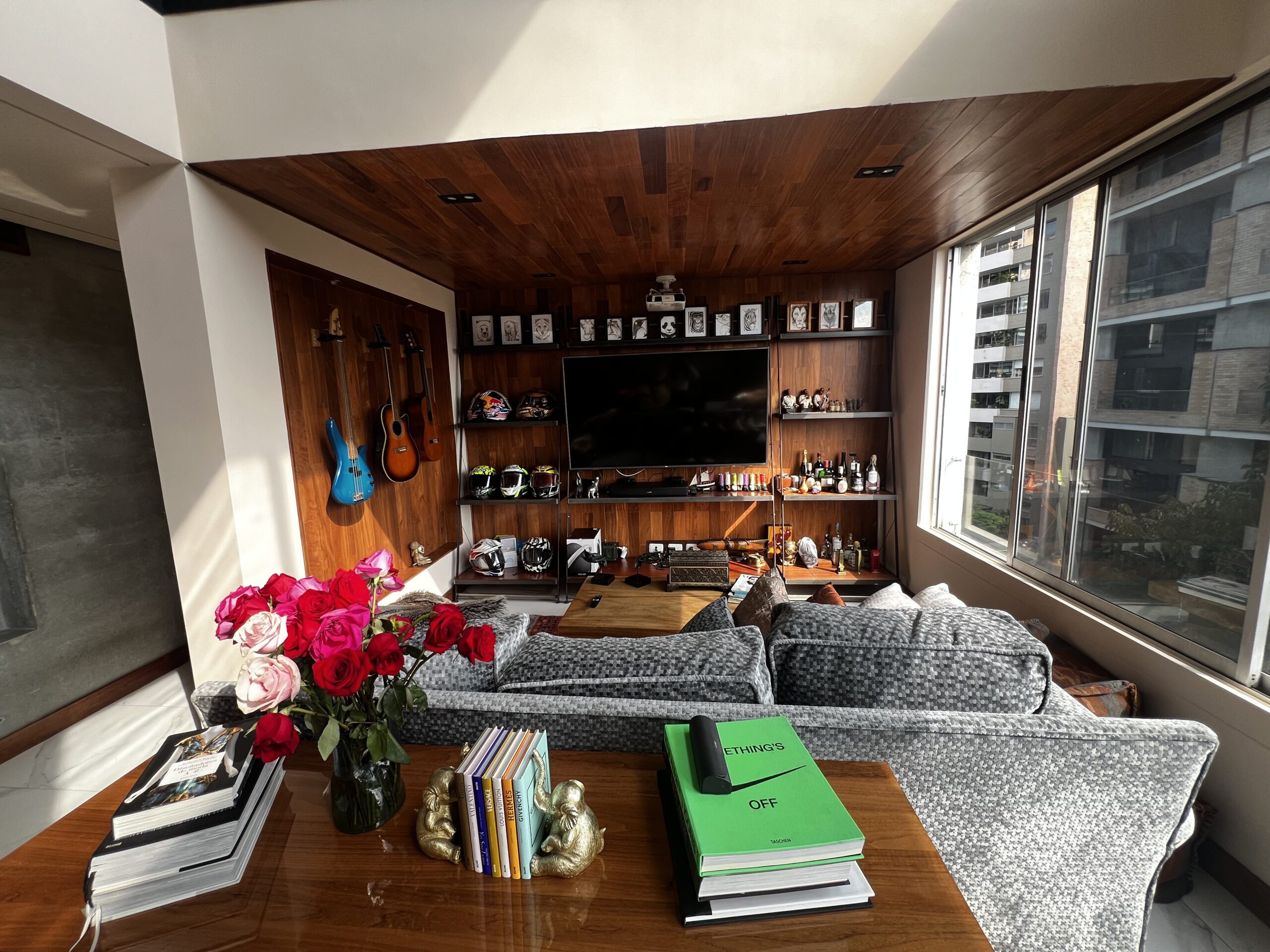 Extraordinary Three Level Penthouse with Terrace, Located in Provenza [Poblado] — imagen 3