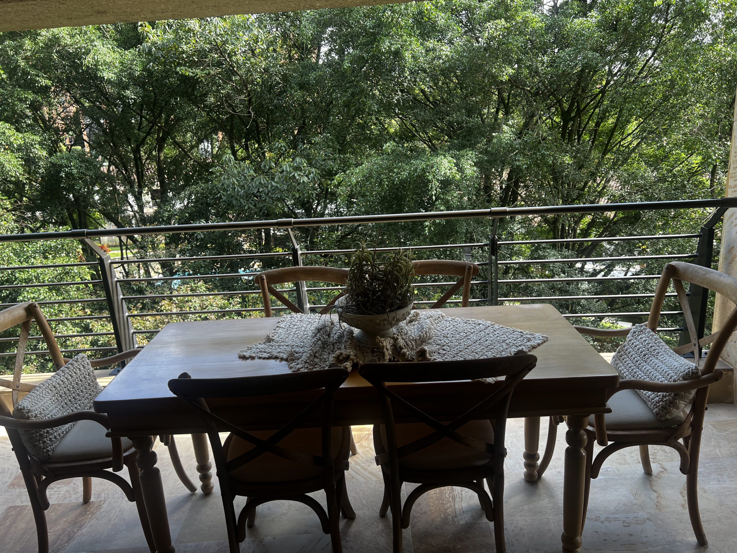 Fully Remodeled Three-Bedroom Apartment, Located in La Linde Neighborhood- [5 Minutes to Provenza] — imagen 3