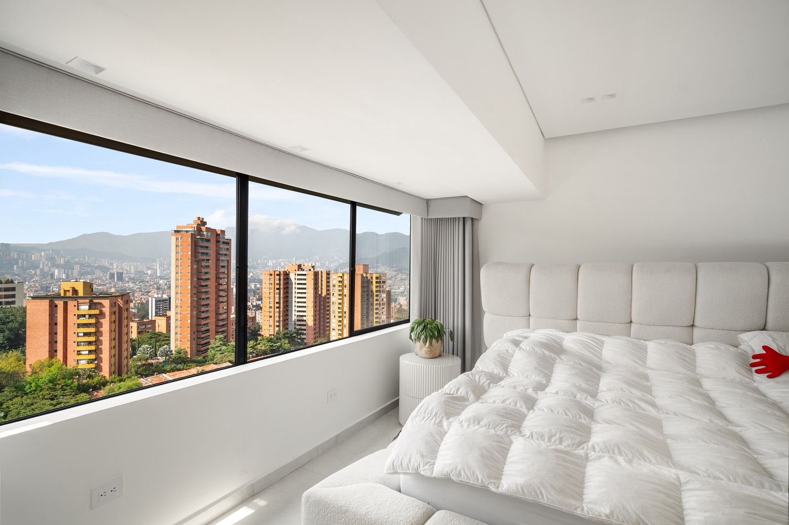 Unique Penthouse with Private Pool in El Poblado — imagen 1