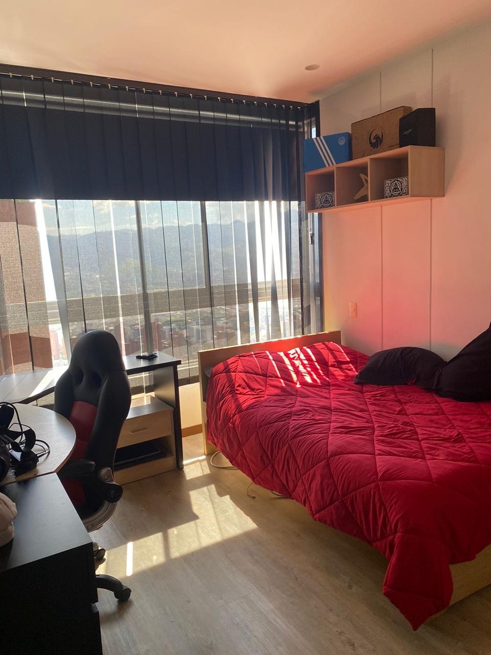 Penthouse Duplex with Private Terrace and Jacuzzi [El Poblado] — imagen 4