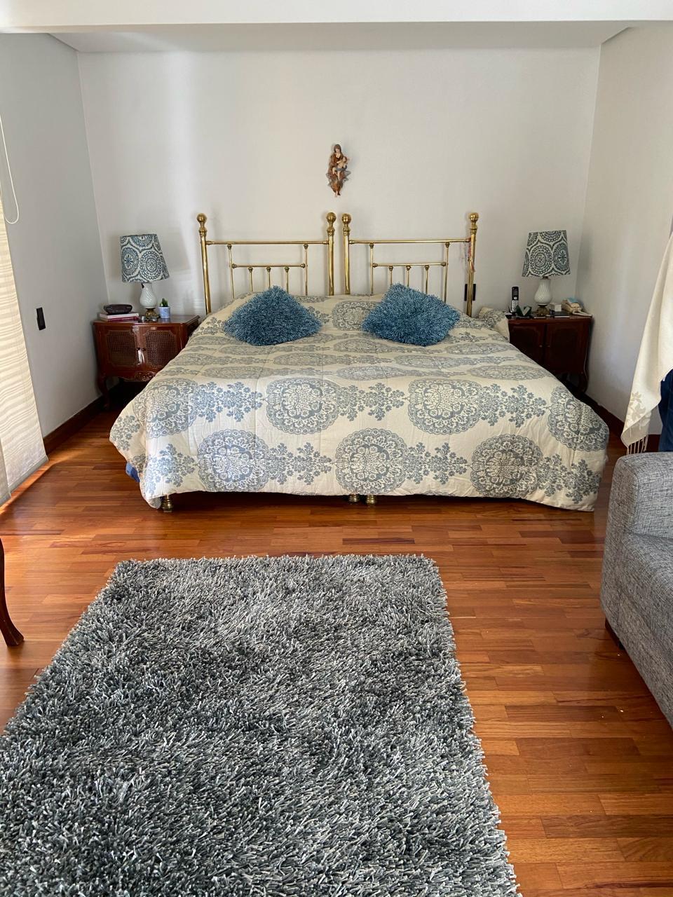 Huge Apartment Walking Distance To Provenza — imagen 3