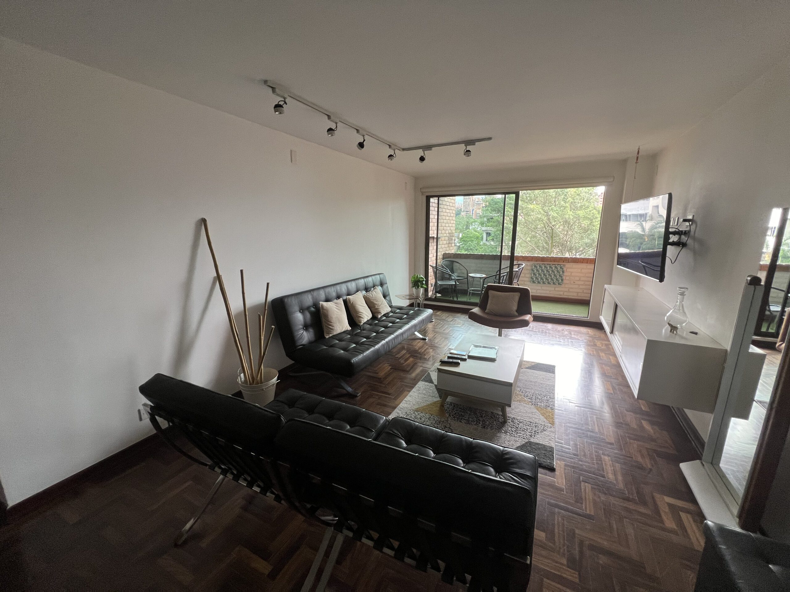 Fully Furnished 3-Bedroom Apartment in Prime Location [Provenza Location] — imagen 3